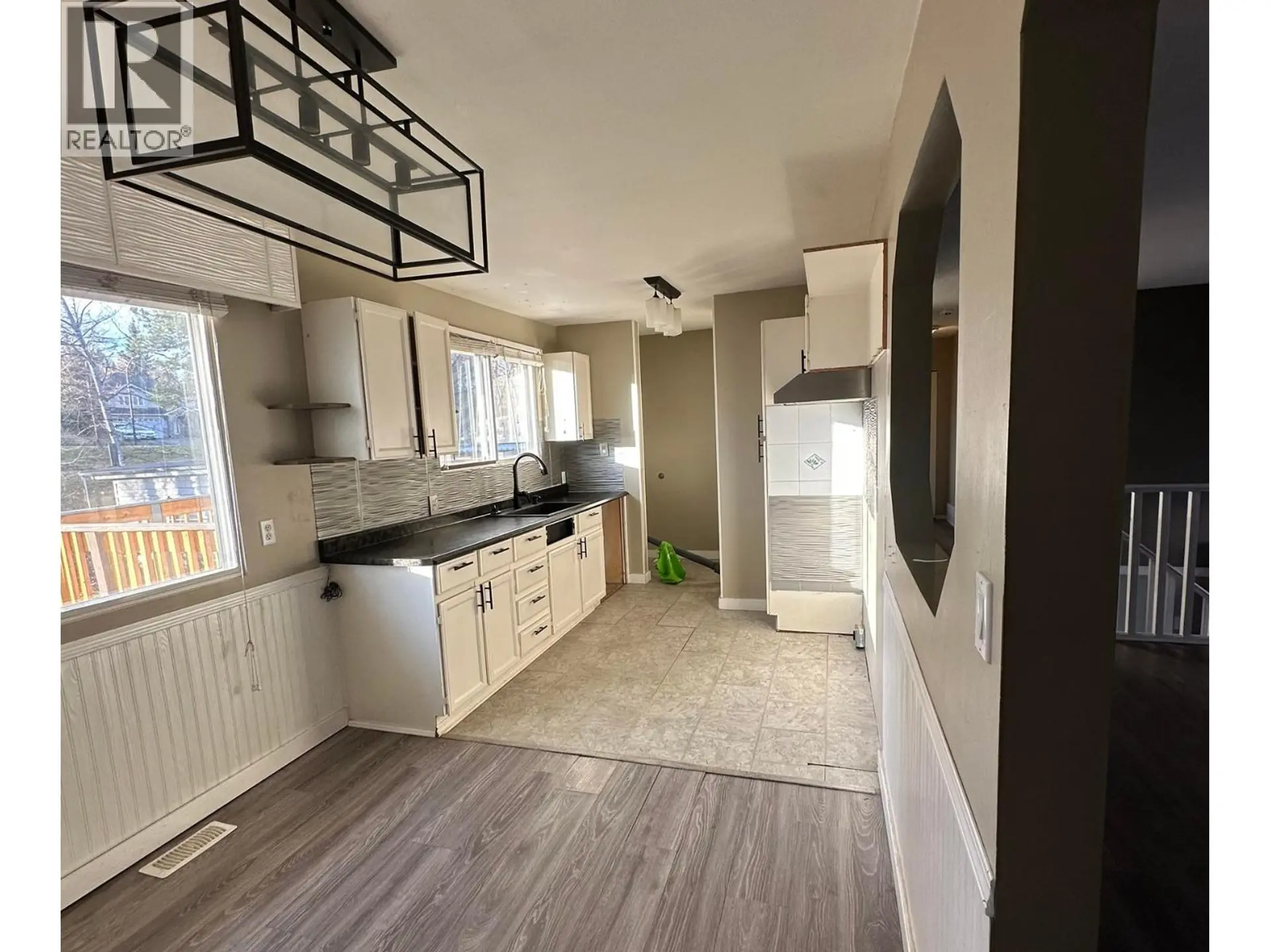 531 PERRY STREET - Image 6