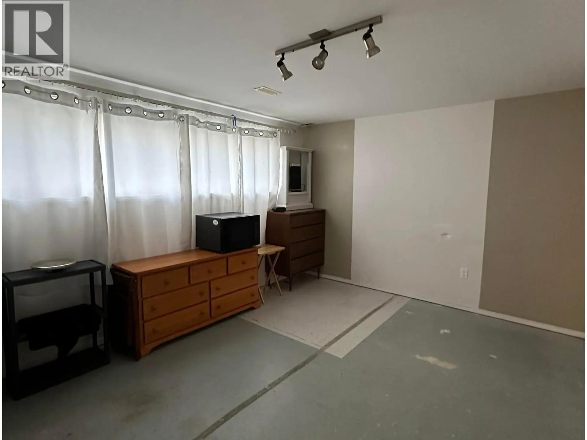 531 PERRY STREET - Image 12