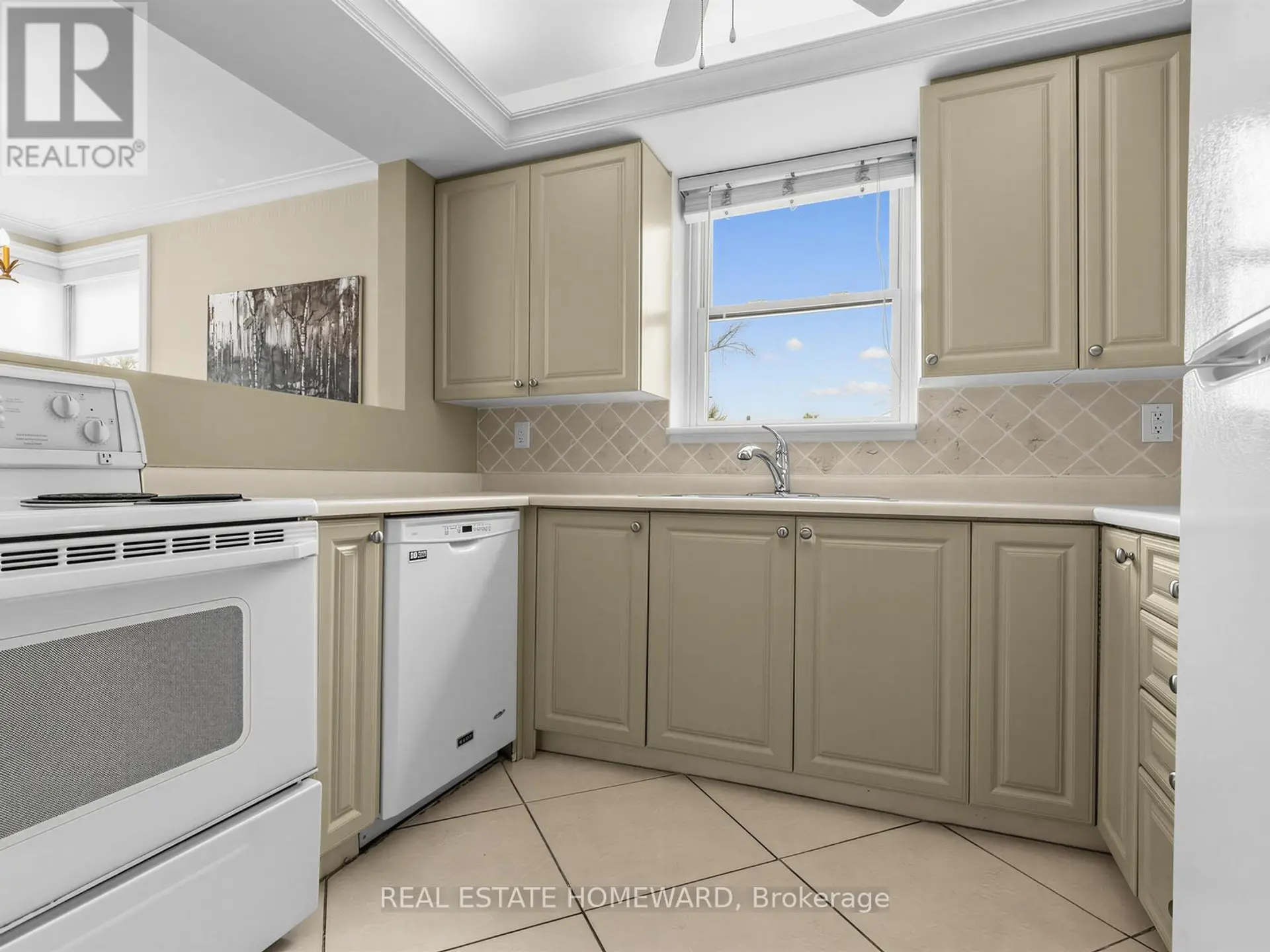 #309 30 ELM AVENUE - Image 13