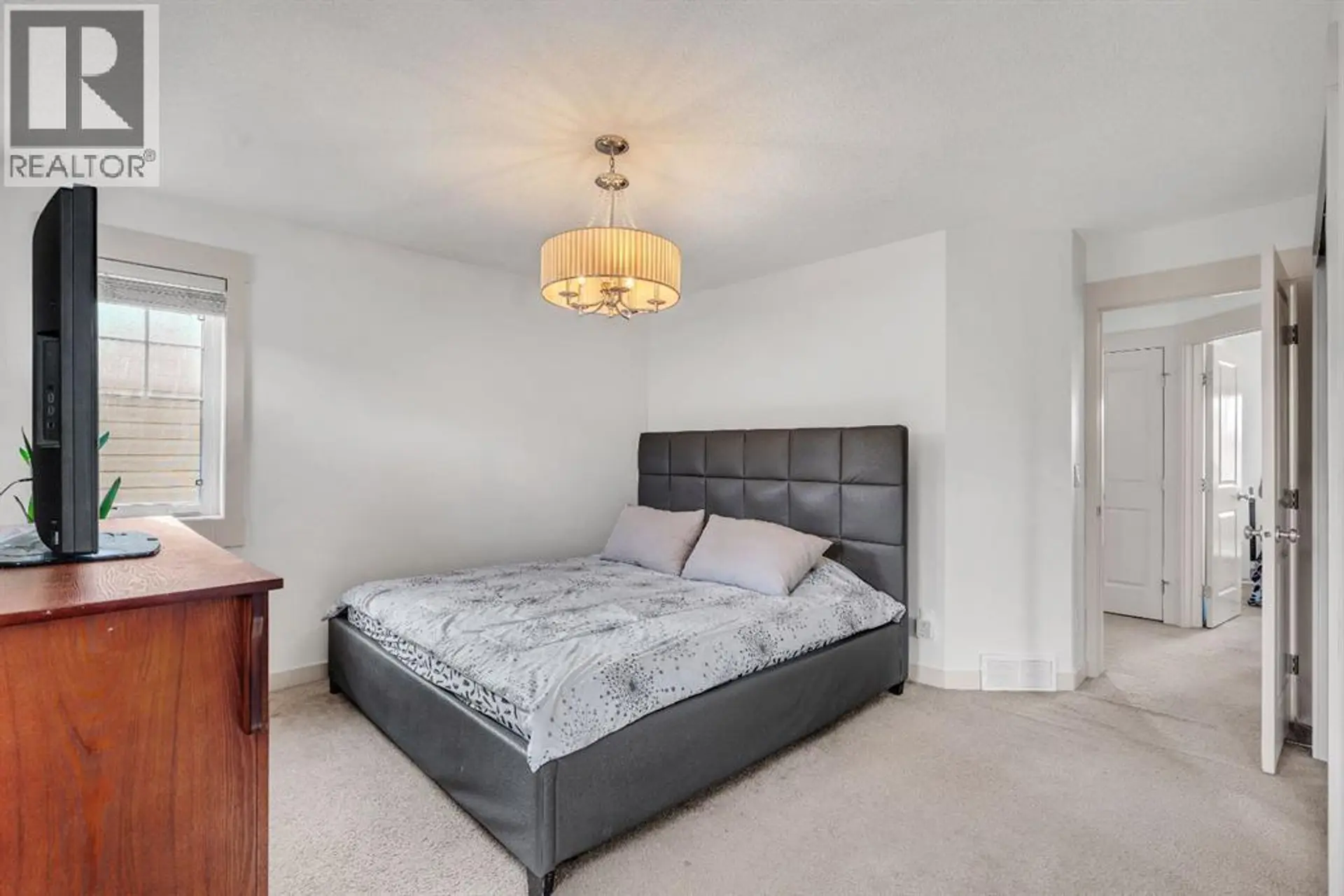 301 Skyview Ranch Drive NE - Image 10