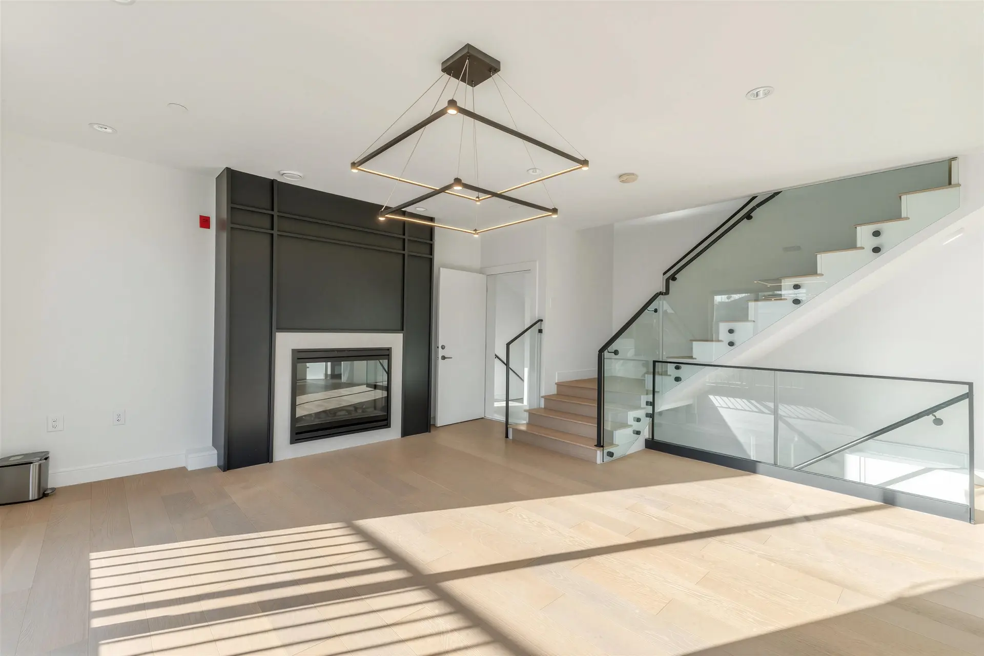 7359 Oak Street - Image 2