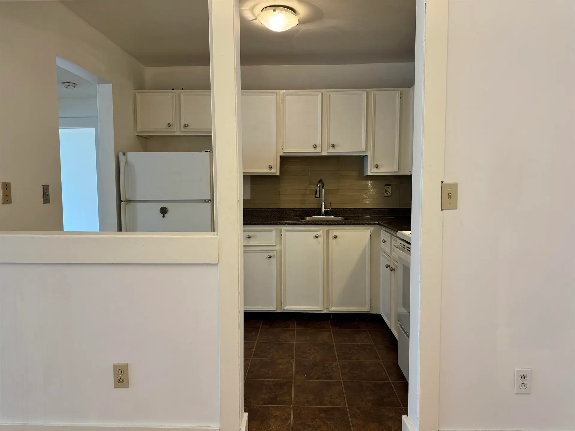 #229 32850 George Ferguson Way - Image 2