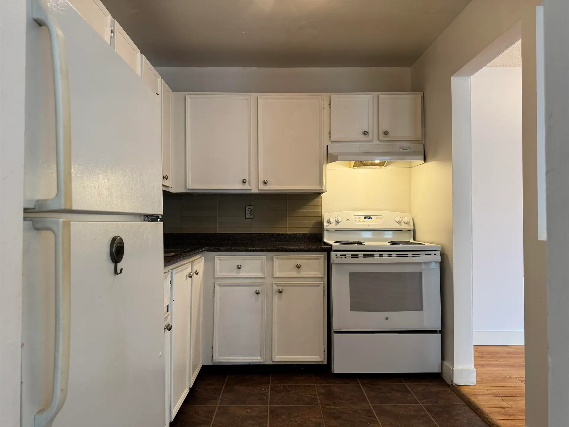 #229 32850 George Ferguson Way - Image 3