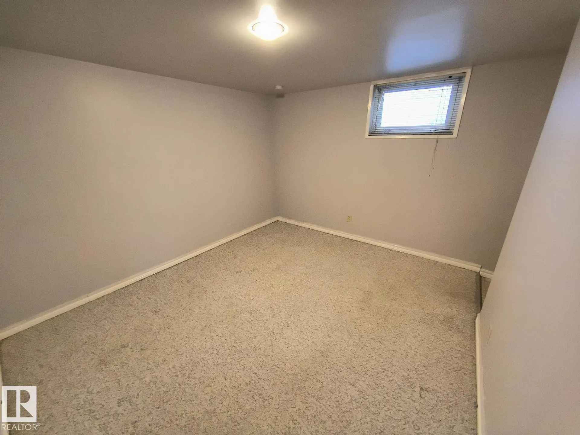 10815 68 AV NW - Image 12