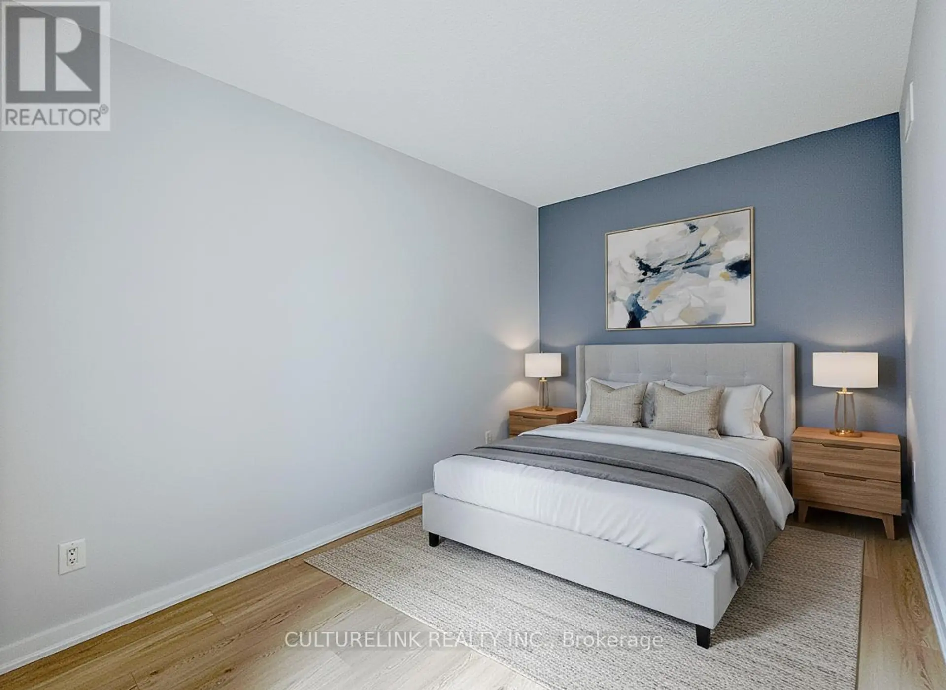 #1019 33 HARBOUR SQUARE - Image 9