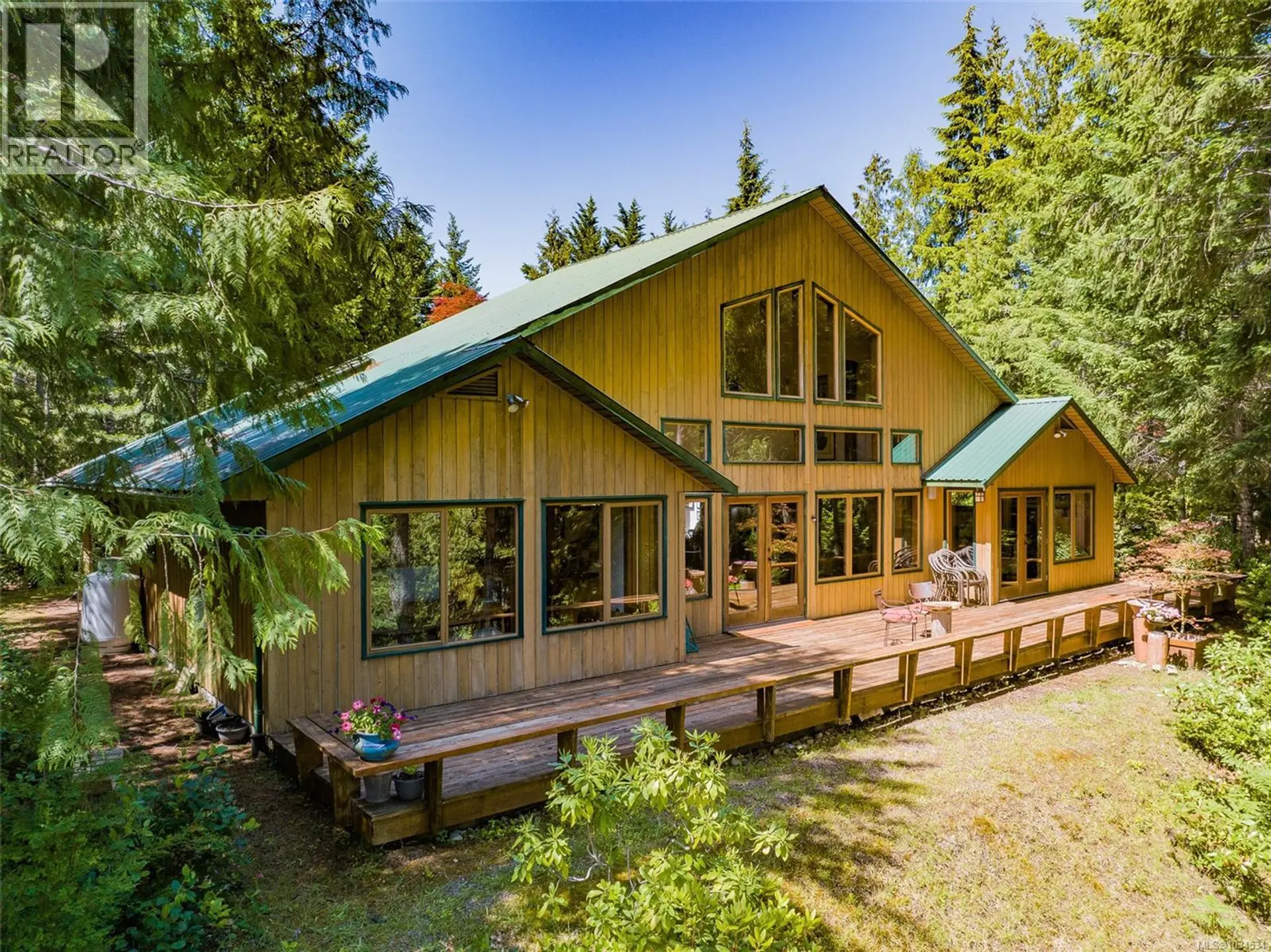 Property at 1055 Spider Lake Rd, Qualicum Beach, BC