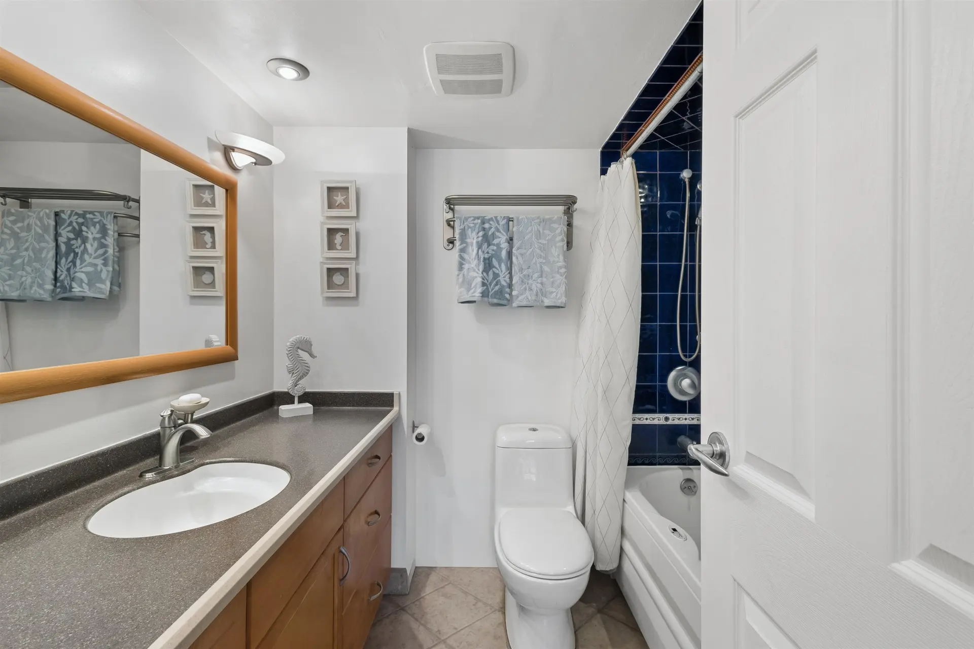 #303 1508 Mariner Walk - Image 16