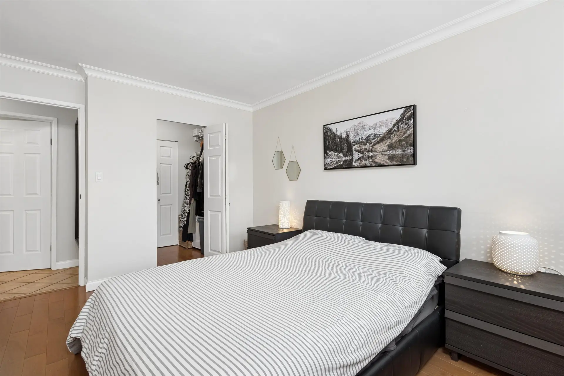#303 1508 Mariner Walk - Image 14