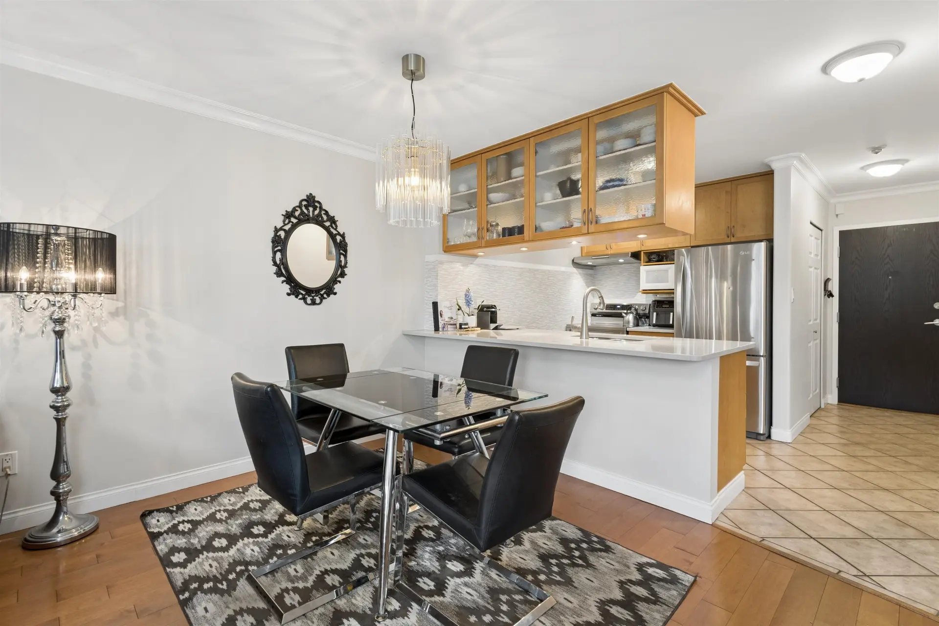 #303 1508 Mariner Walk - Image 4