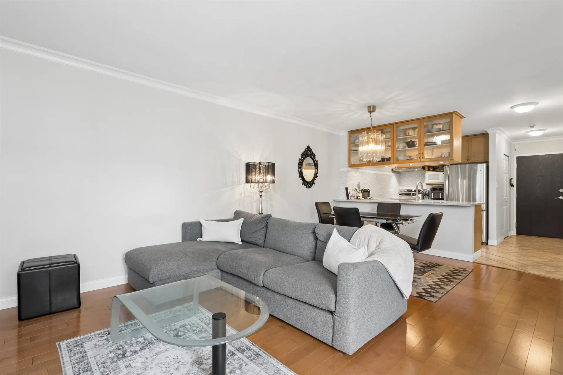 #303 1508 Mariner Walk - Image 8