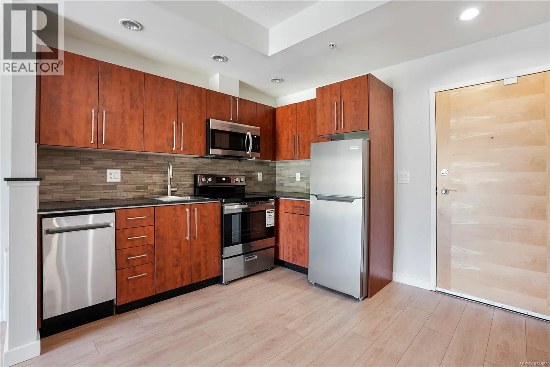 #315 611 Brookside Rd - Image 2