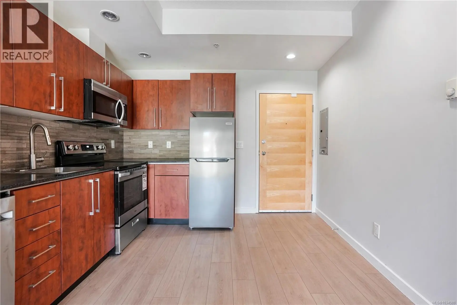 #315 611 Brookside Rd - Image 4