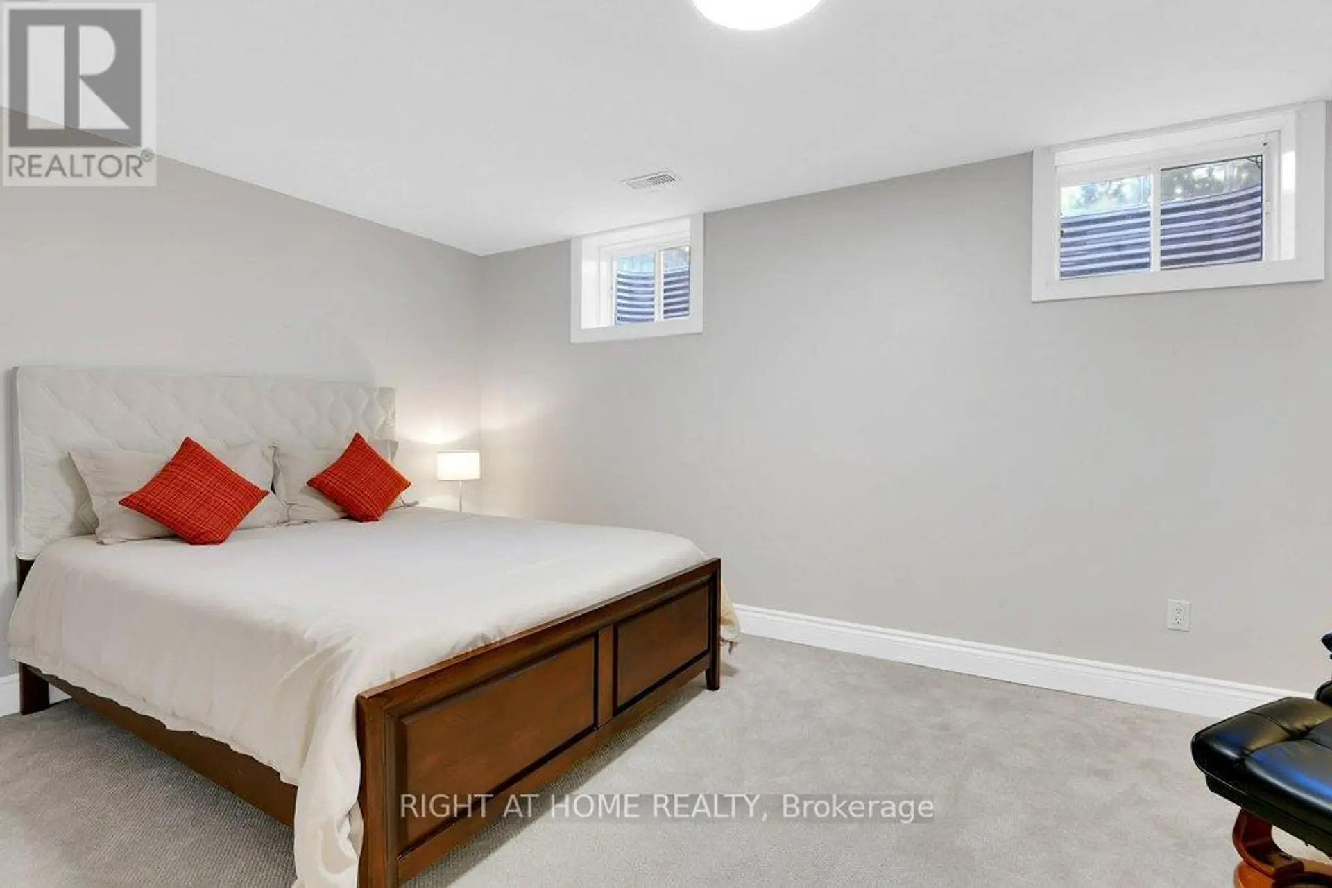 33 SPUR AVENUE - Image 17