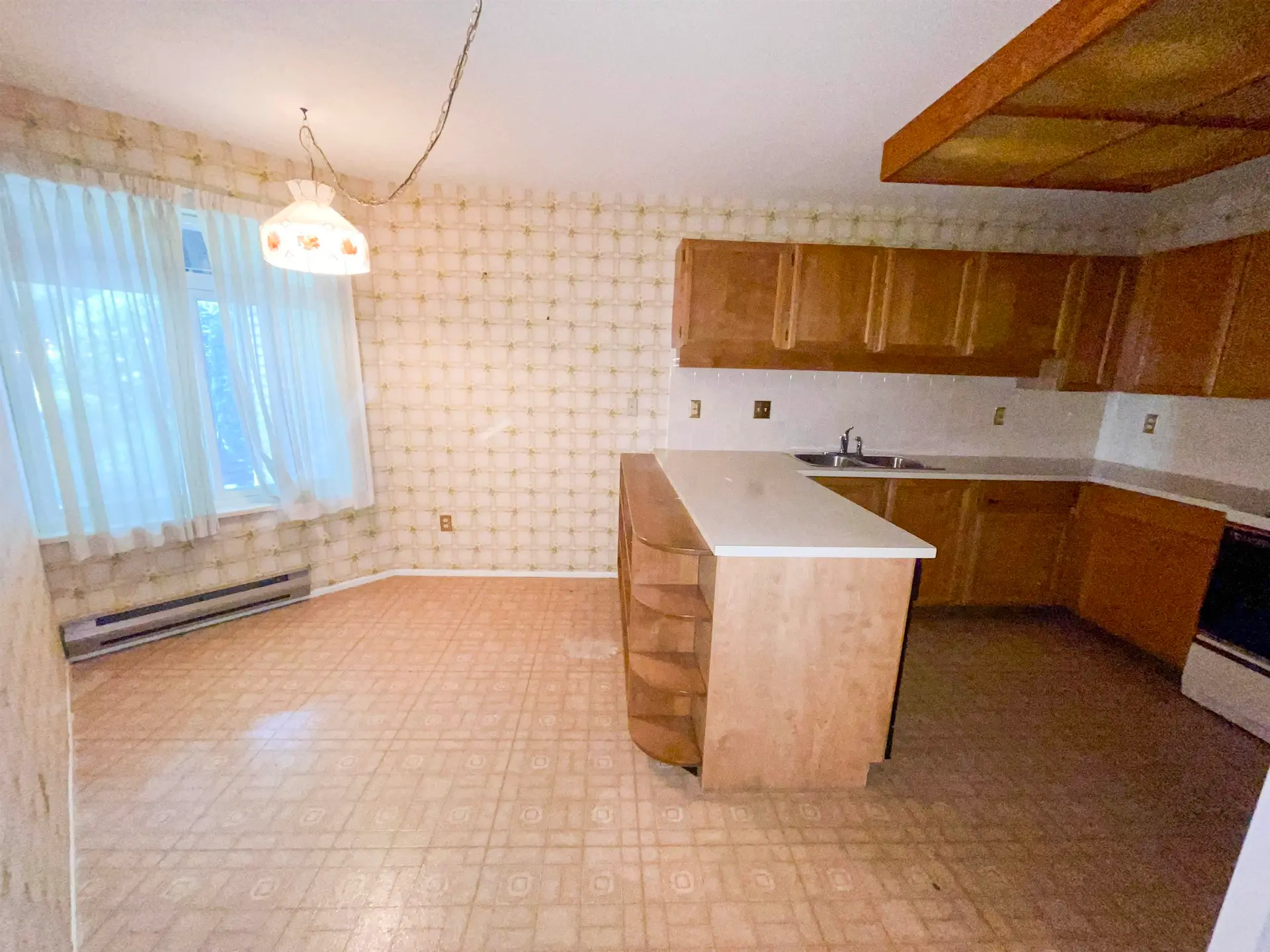 #102 13894 102 Avenue - Image 2