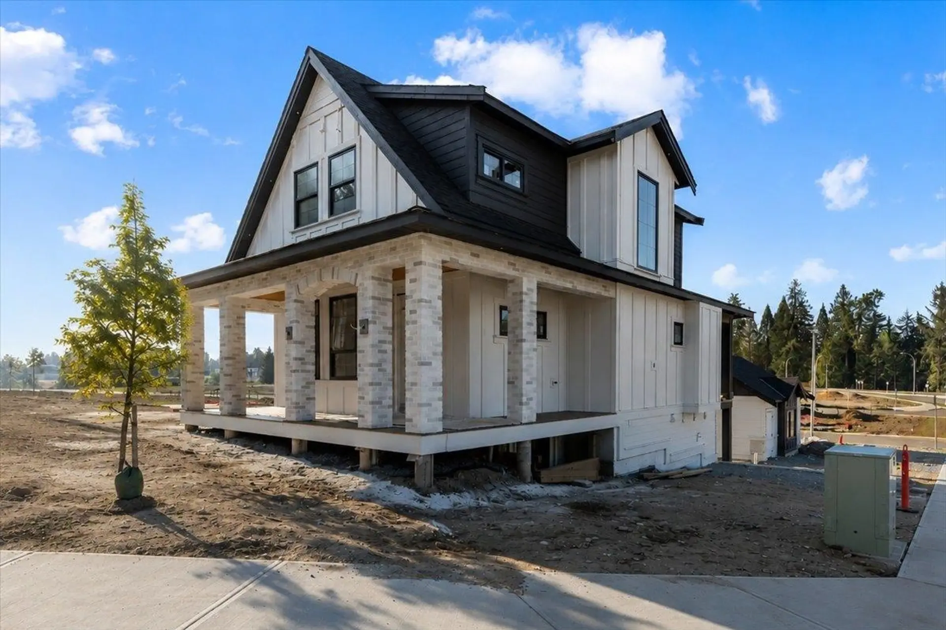 33203 Pinchbeck Avenue - Image 2
