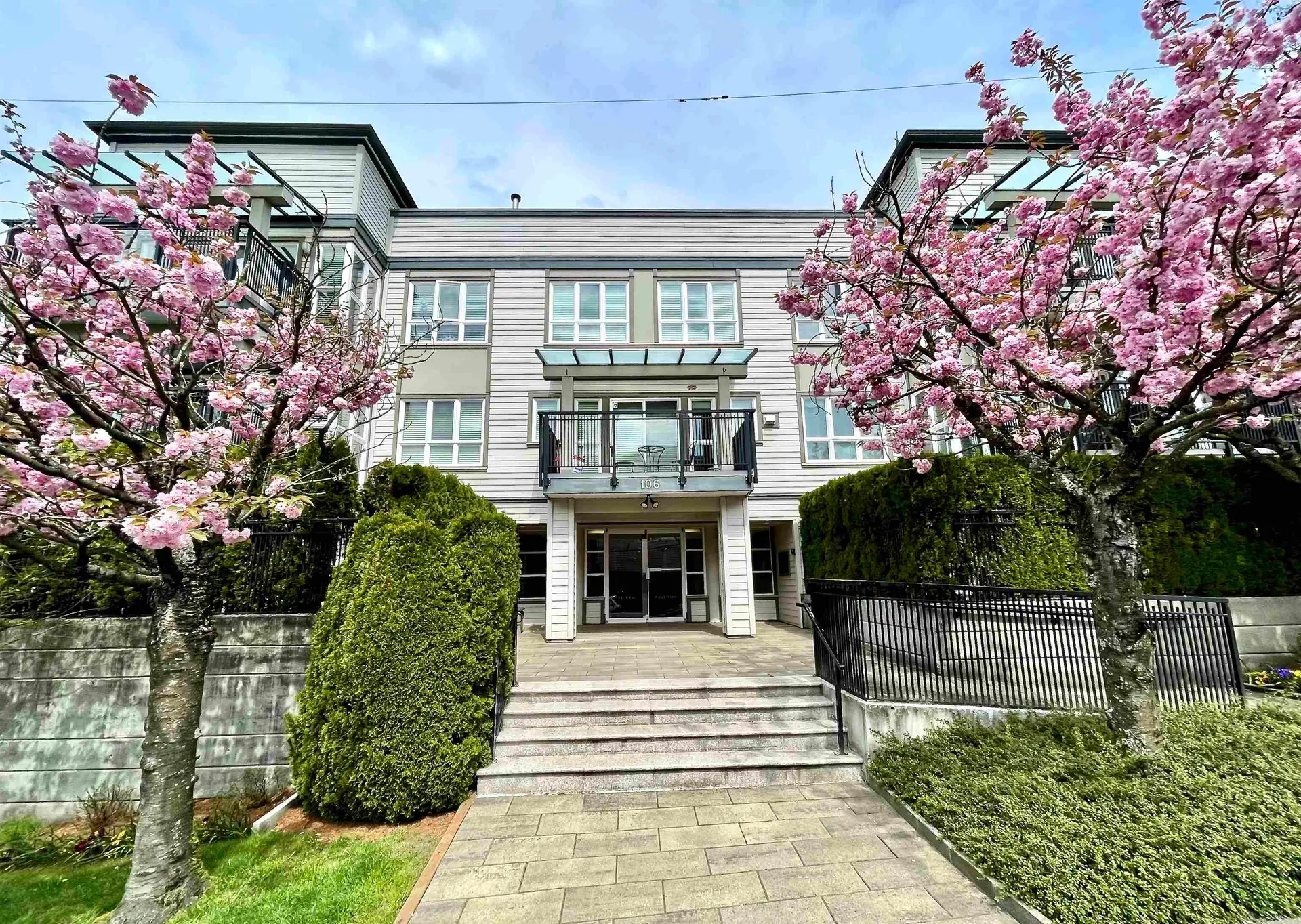 Property at #403 106 W Kings Road, North Vancouver, BC
