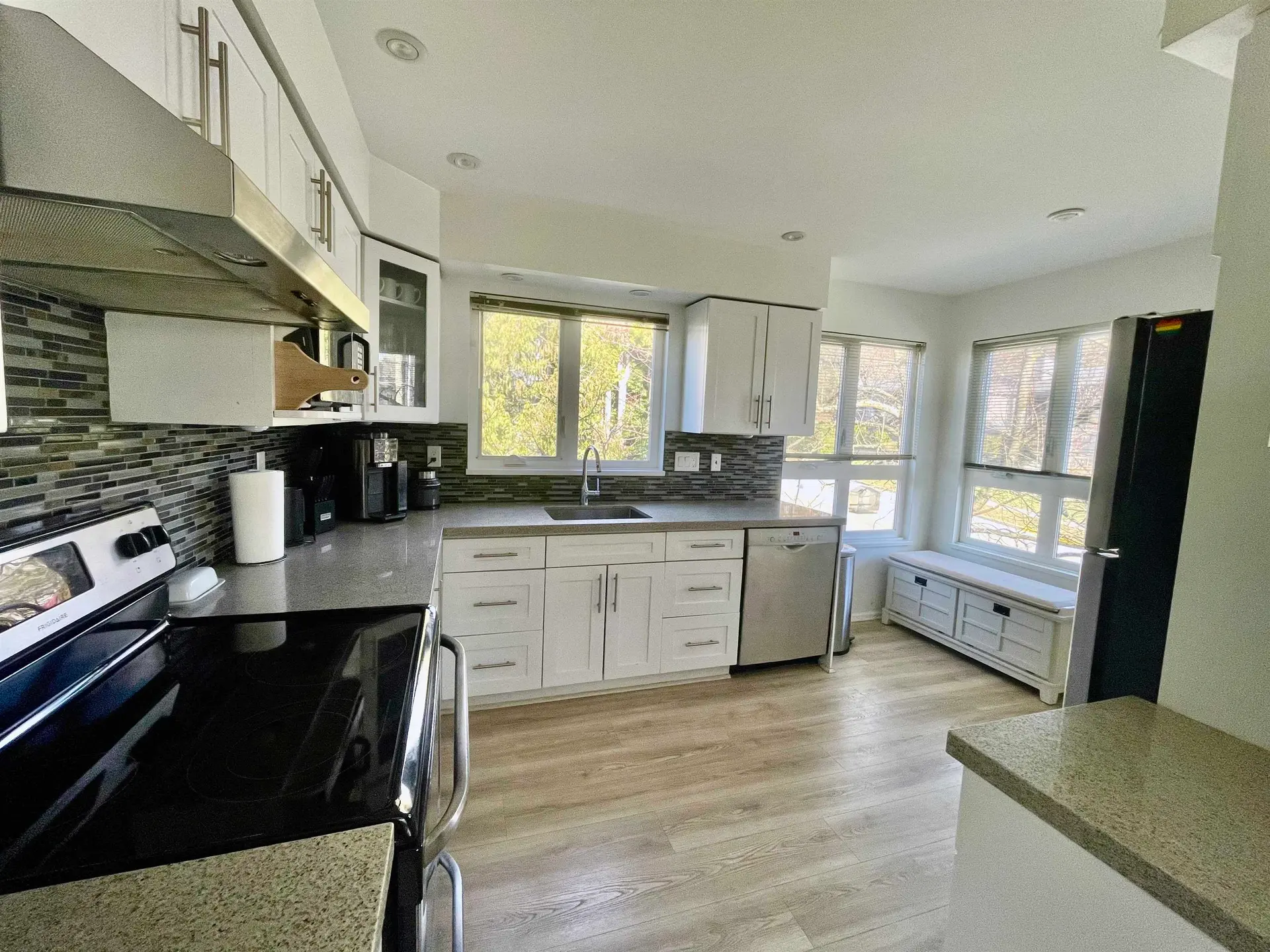 #403 106 W Kings Road - Image 4