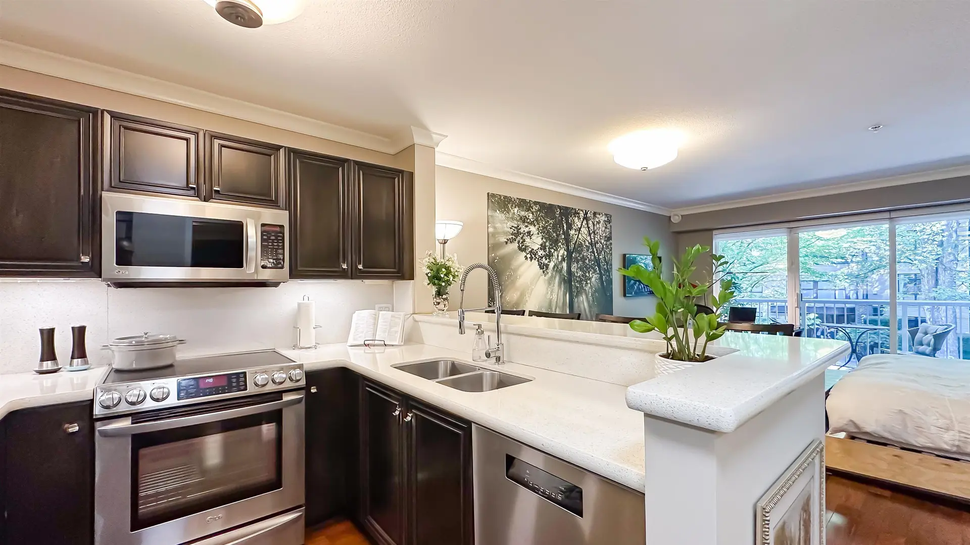 #204 2628 Yew Street - Image 4