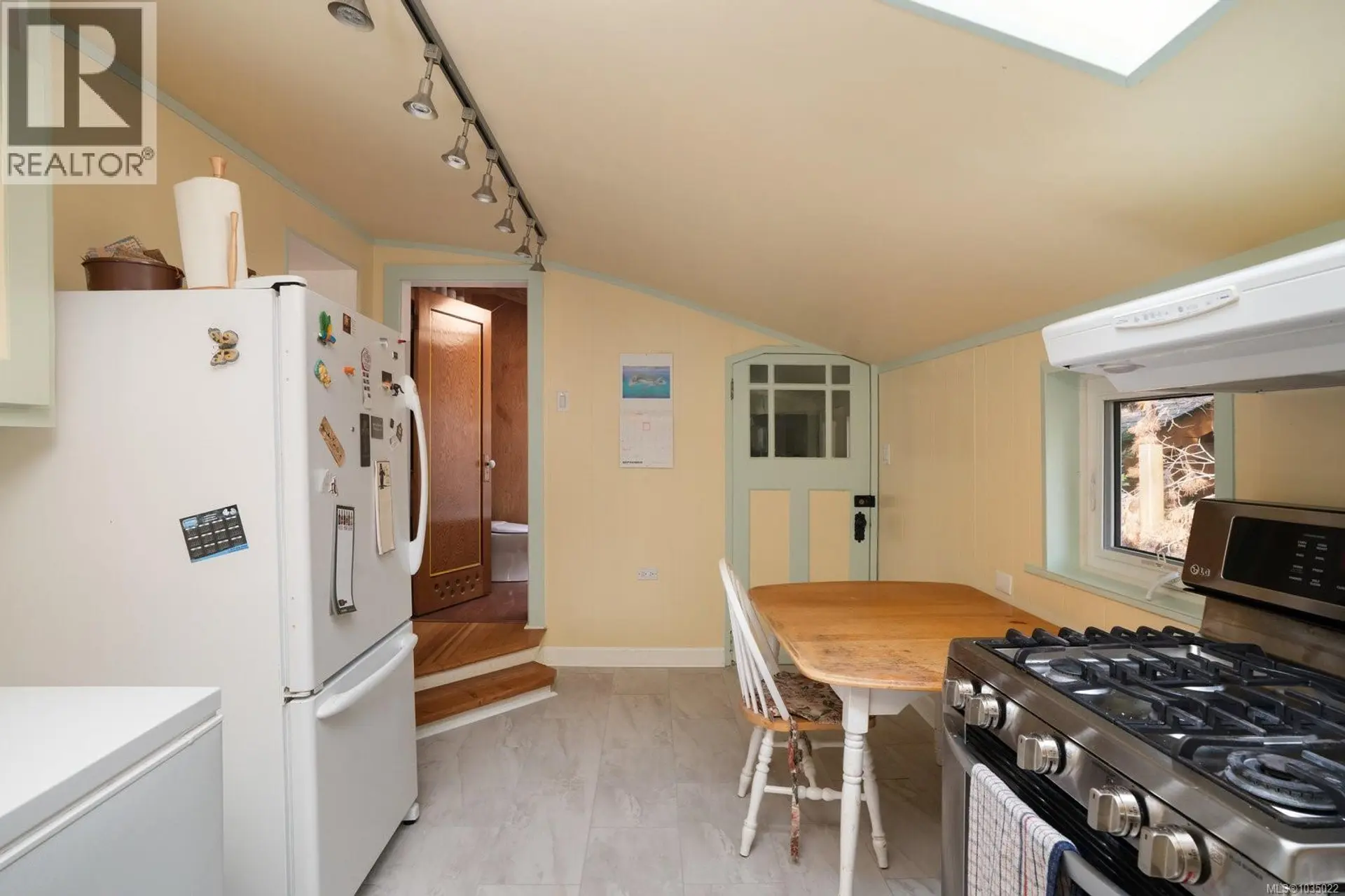 1256 Walnut St - Image 10