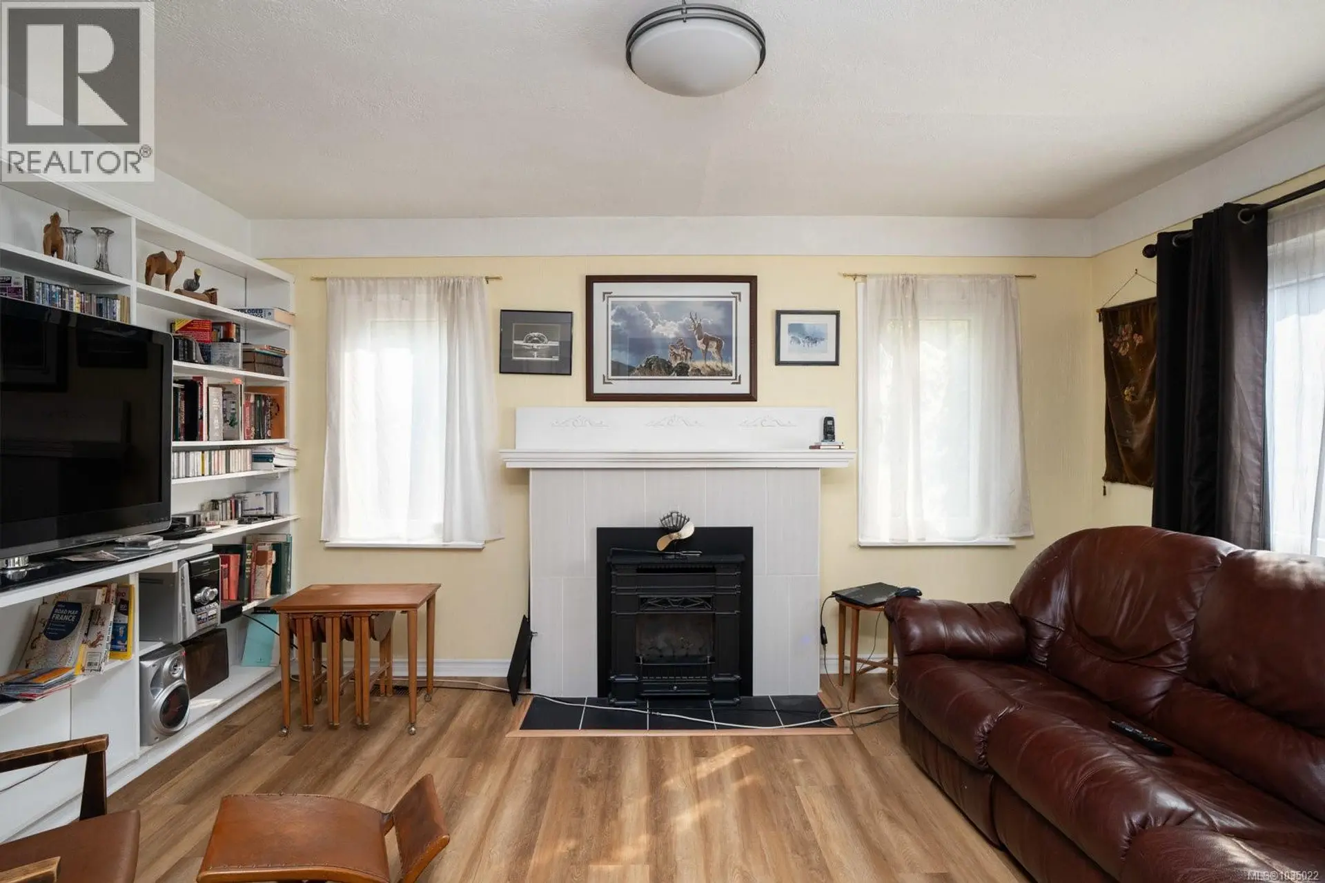 1256 Walnut St - Image 2