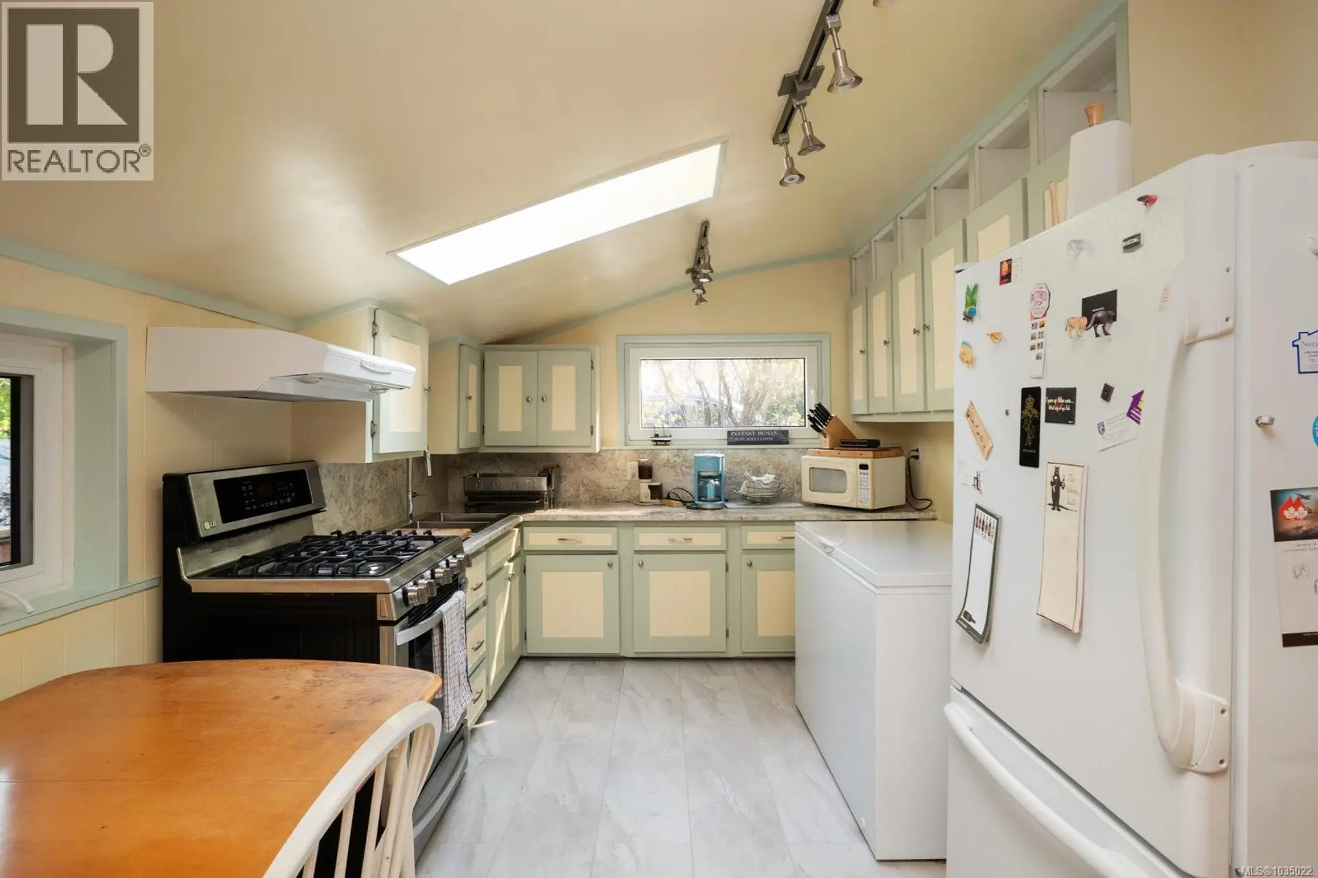 1256 Walnut St - Image 8