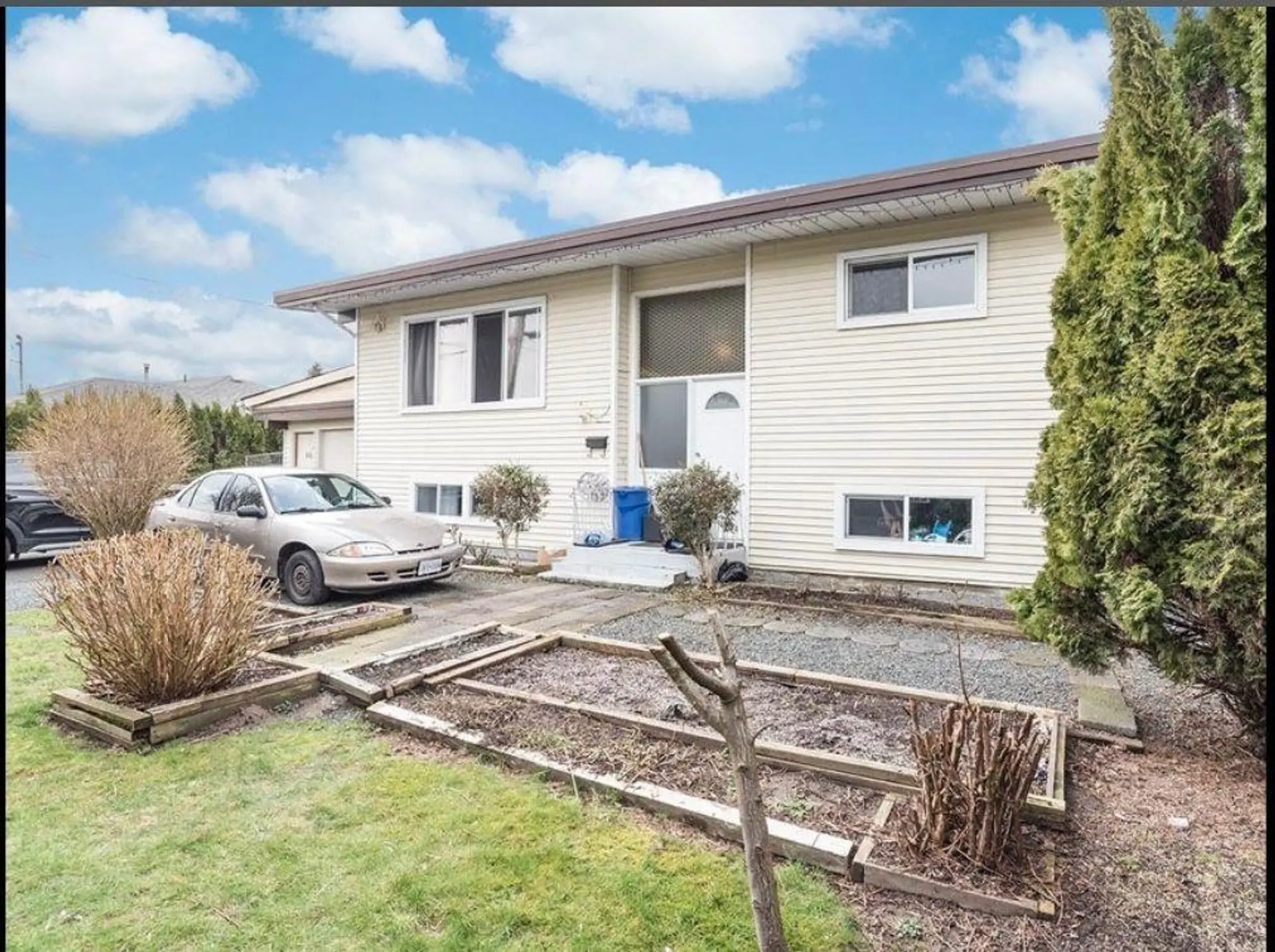 8565 Broadway - Image 8