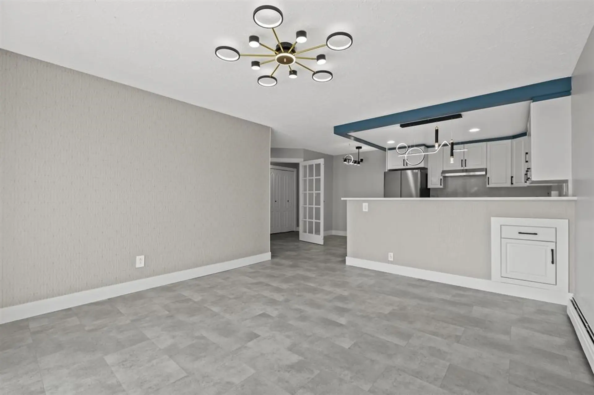 #110 14881 Marine Drive - Image 6