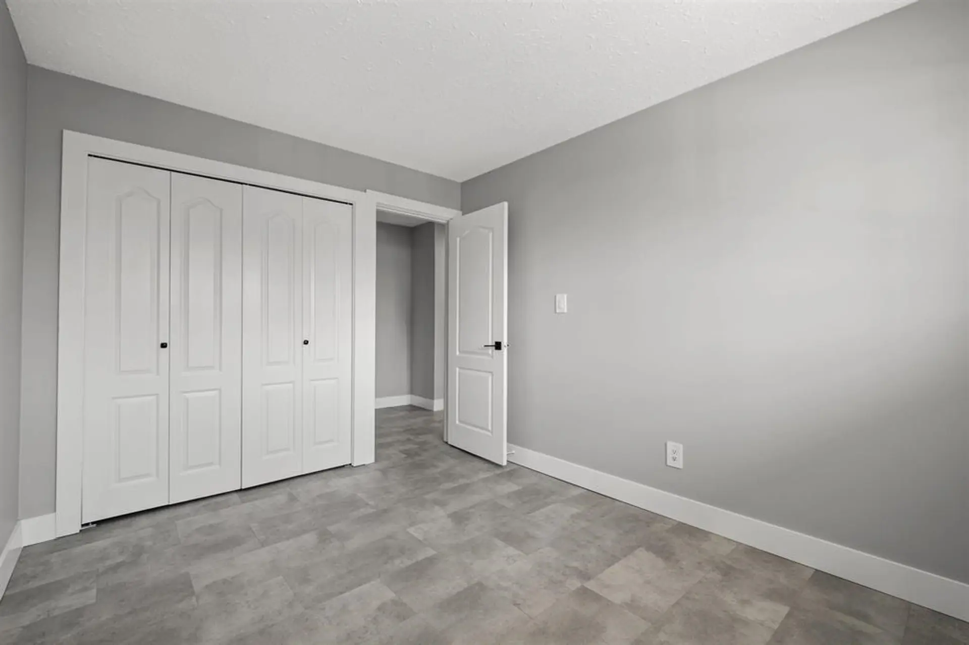 #110 14881 Marine Drive - Image 14