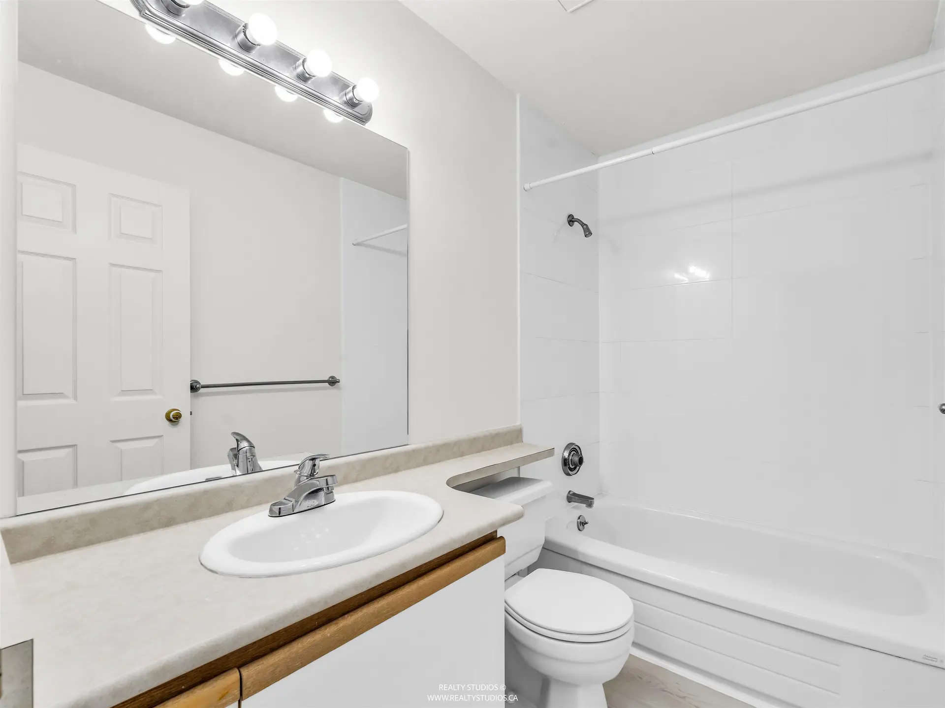 3305 Clive Avenue - Image 15