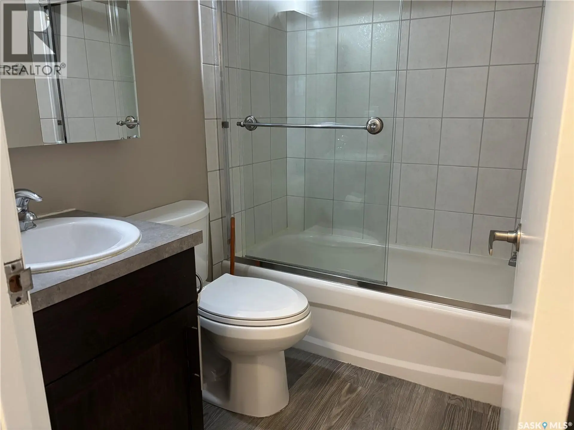 #2 2301 7th STREET E - Image 12