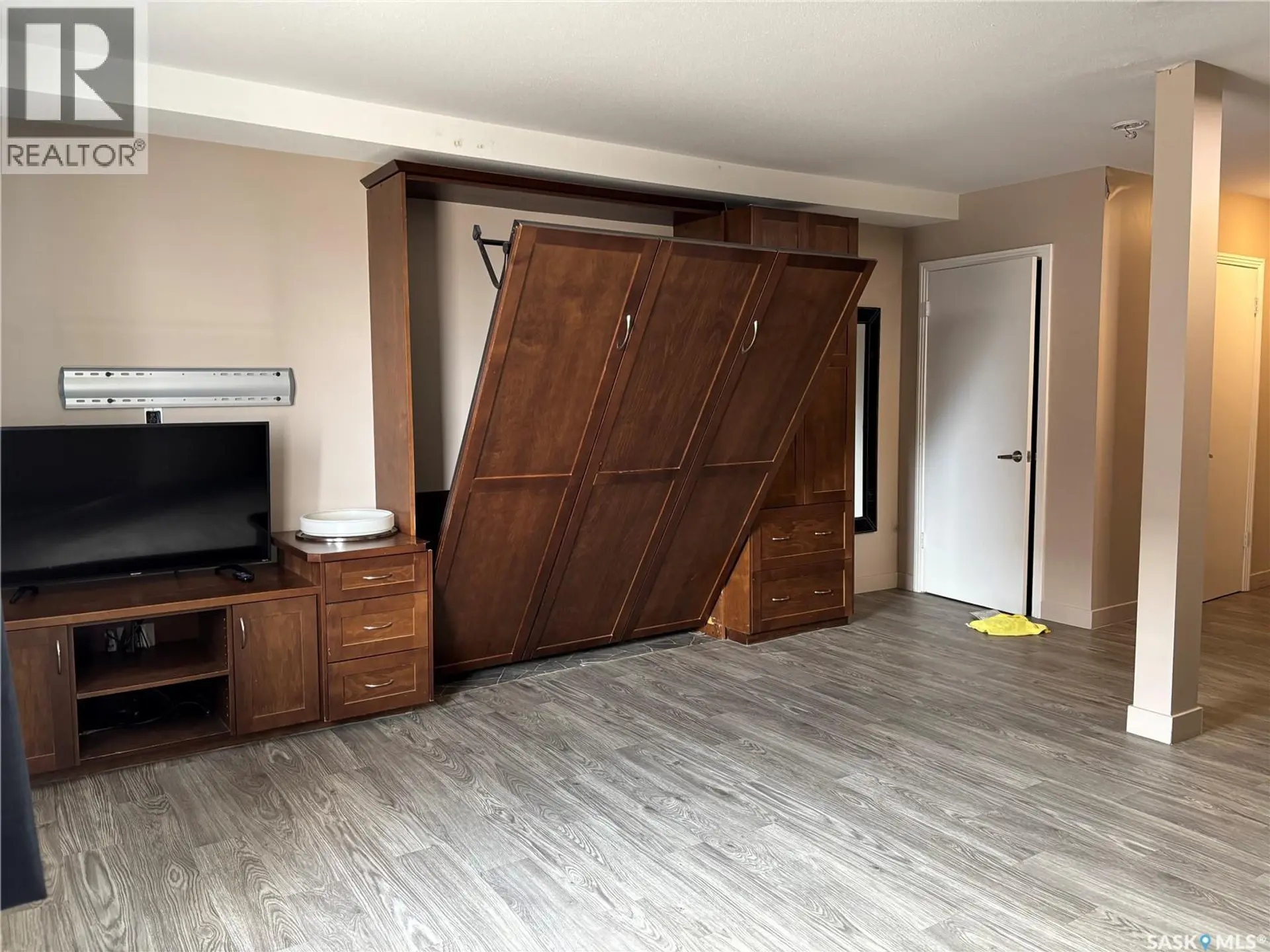 #2 2301 7th STREET E - Image 6