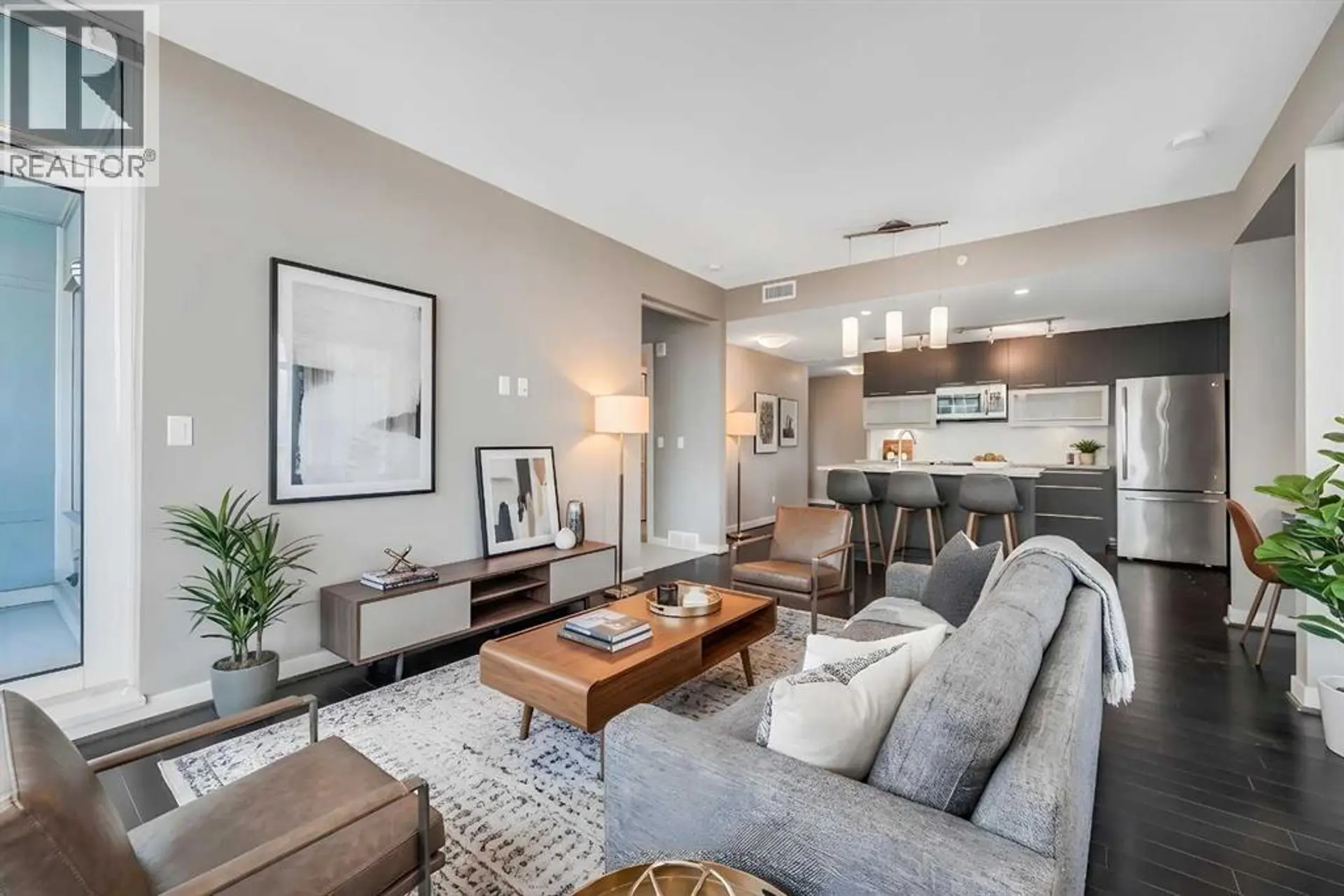 #2001 215 13 Avenue SW - Image 1