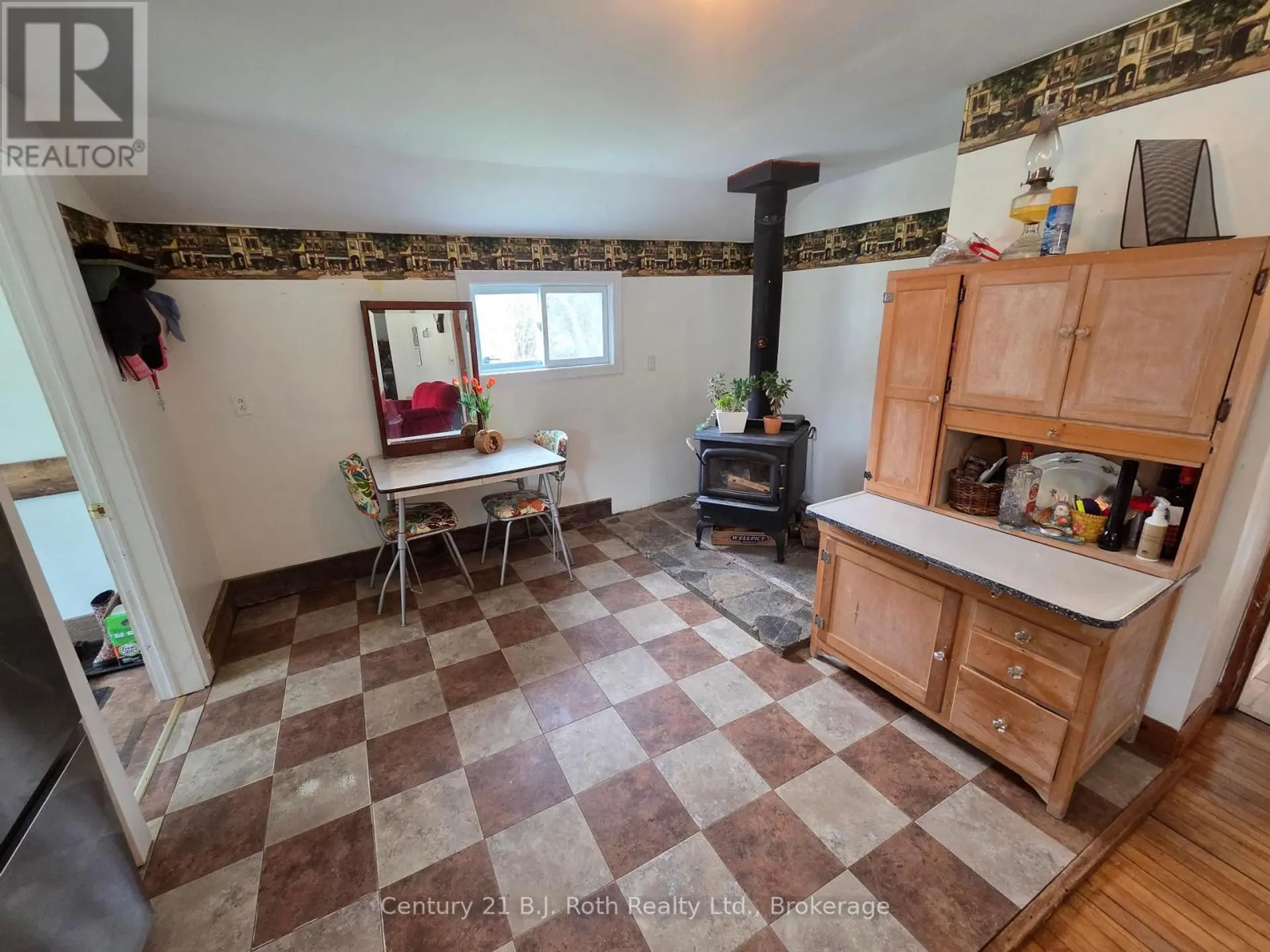 4 STOCKING LANE - Image 8