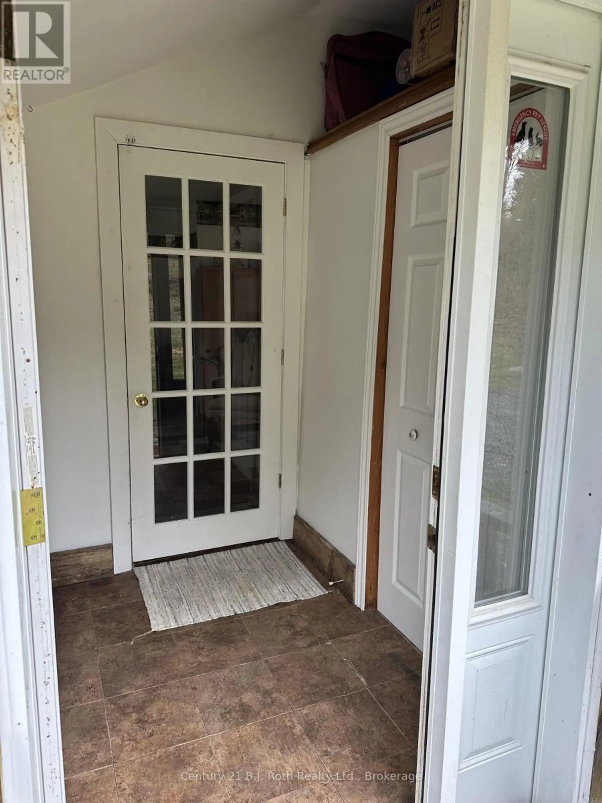 4 STOCKING LANE - Image 20