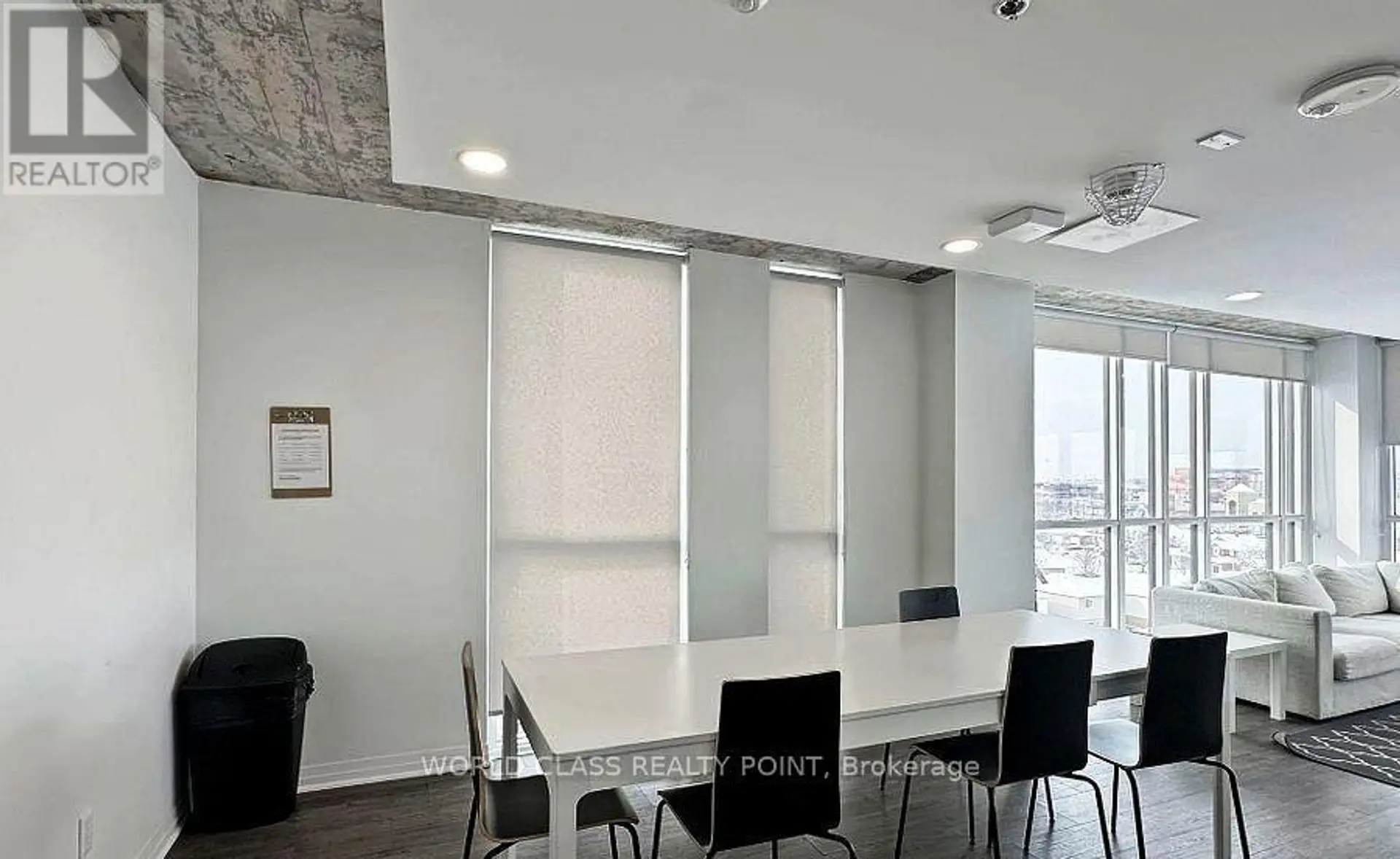 #633 1900 SIMCOE STREET - Image 12