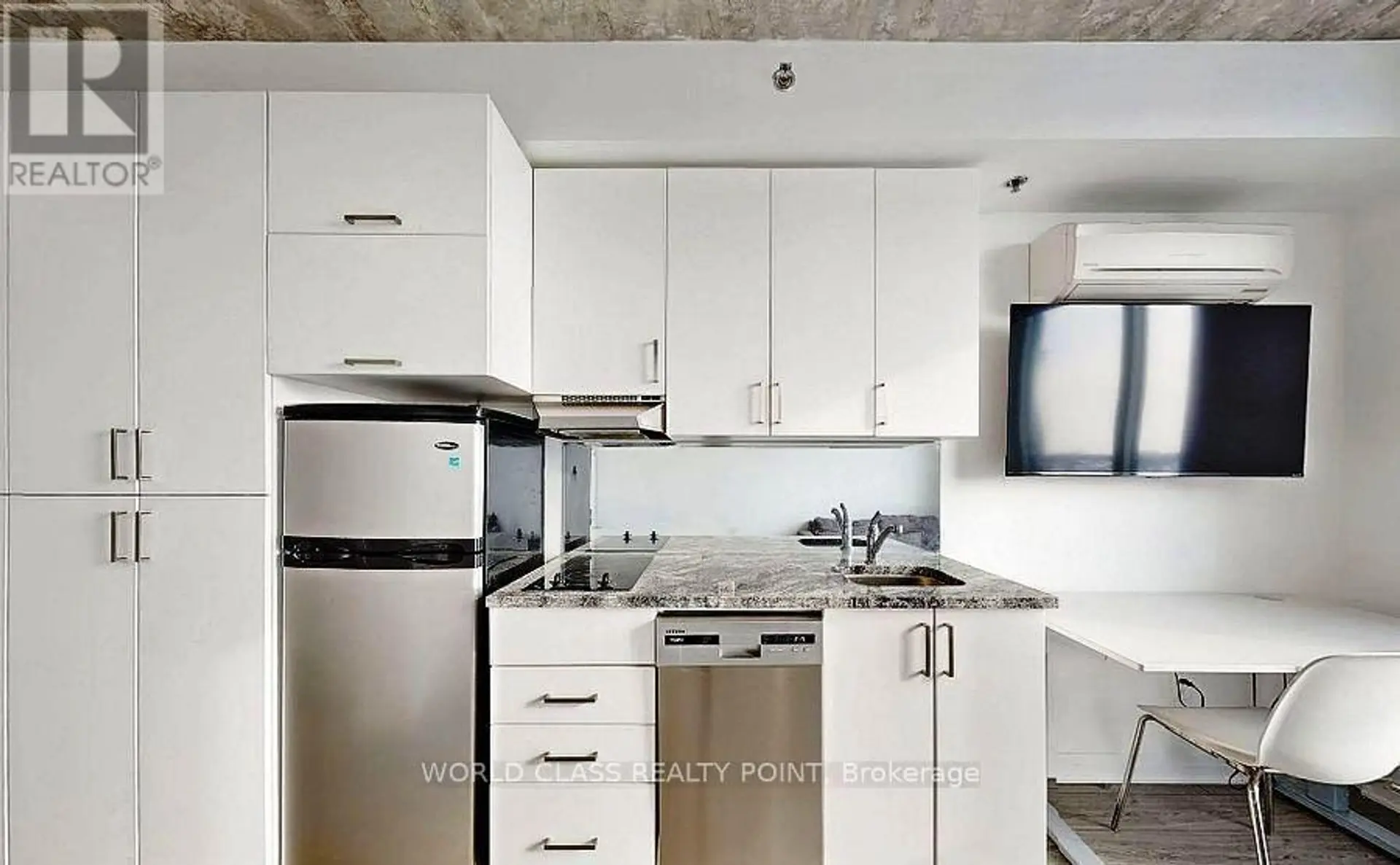 #633 1900 SIMCOE STREET - Image 6