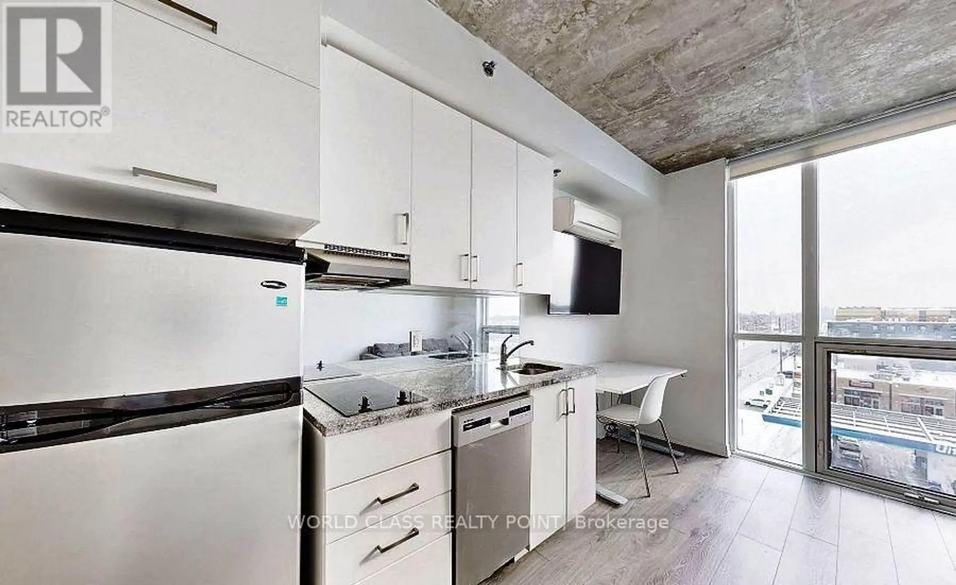#633 1900 SIMCOE STREET - Image 7