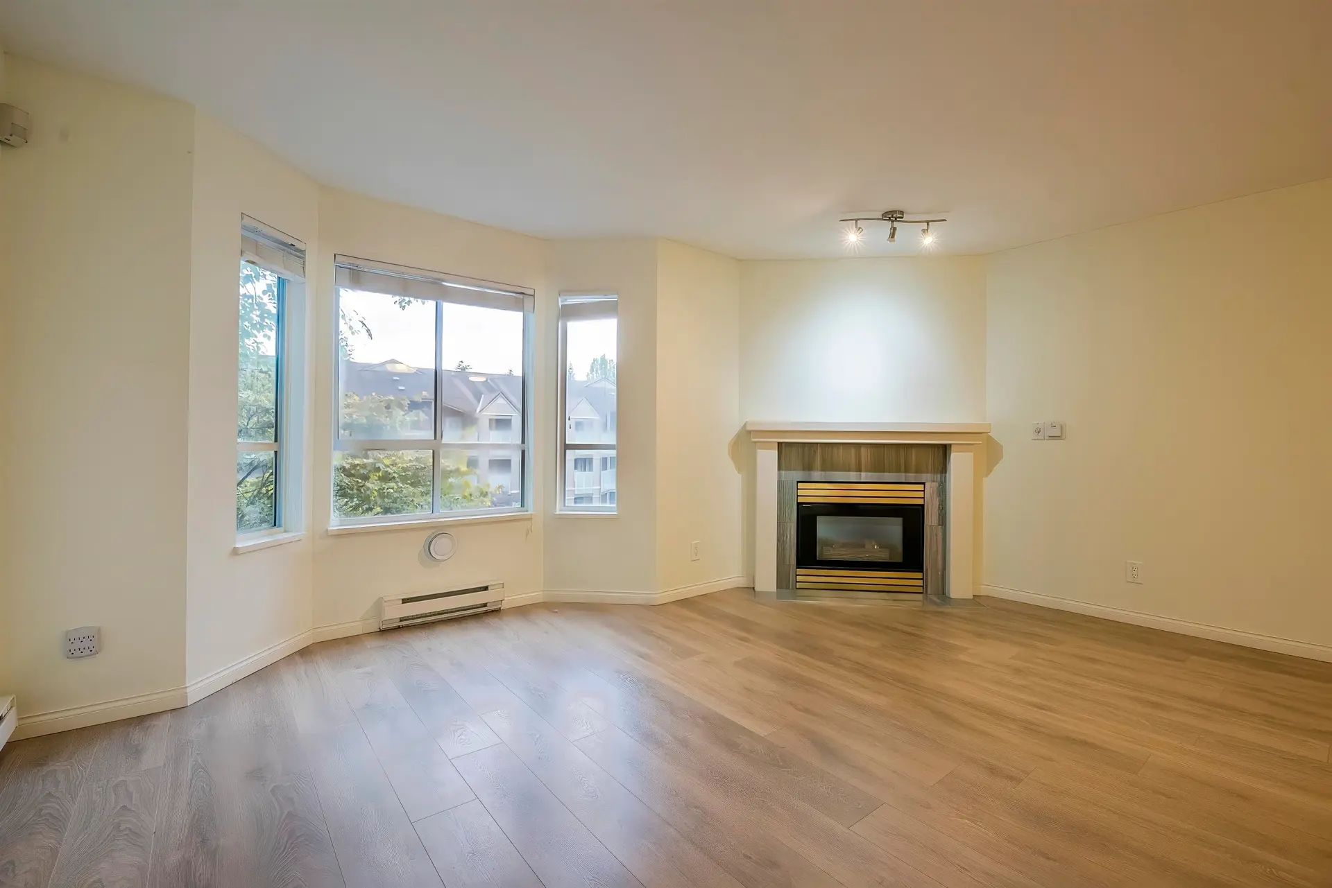 #203 515 Whiting Way - Image 16
