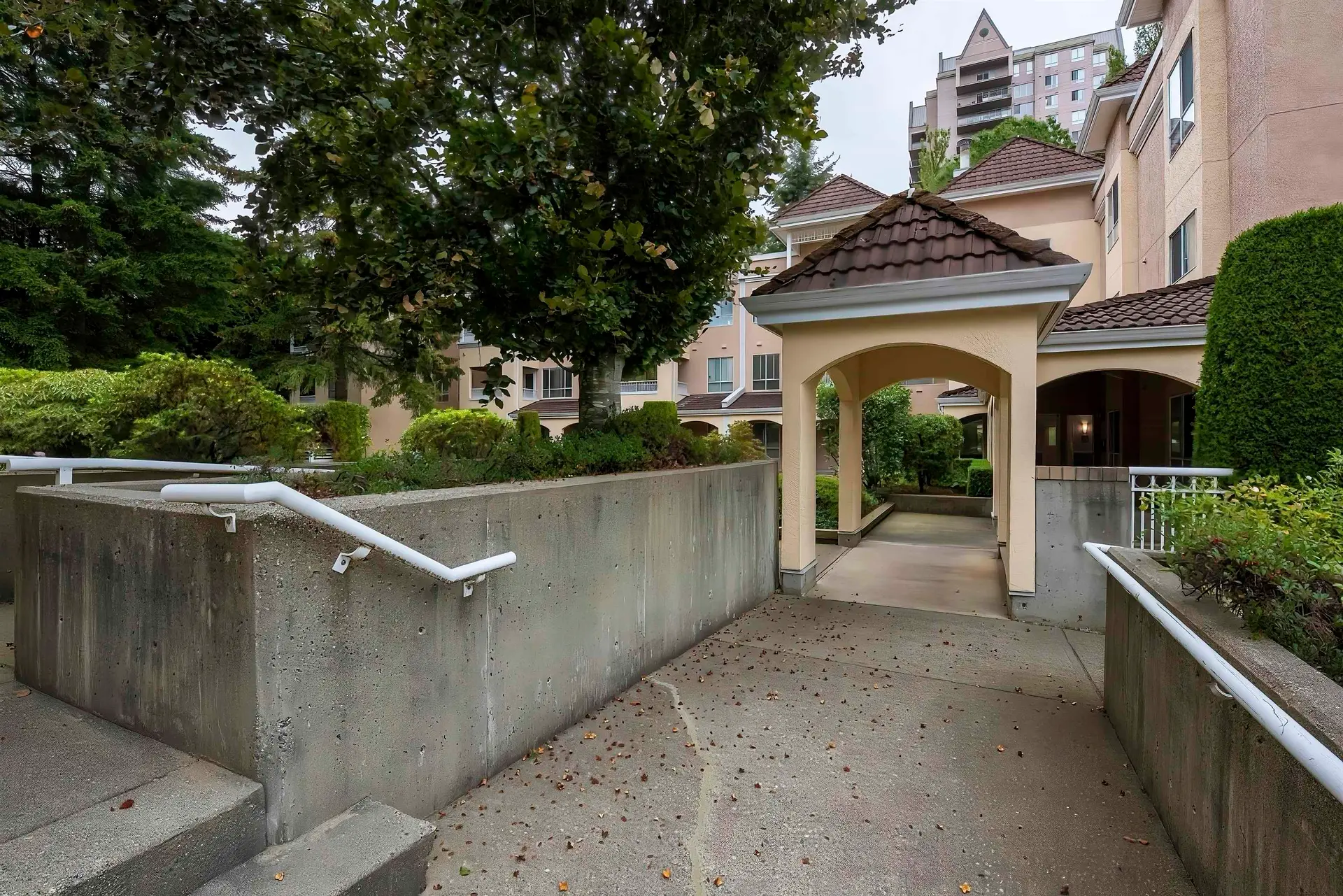 #203 515 Whiting Way - Image 4