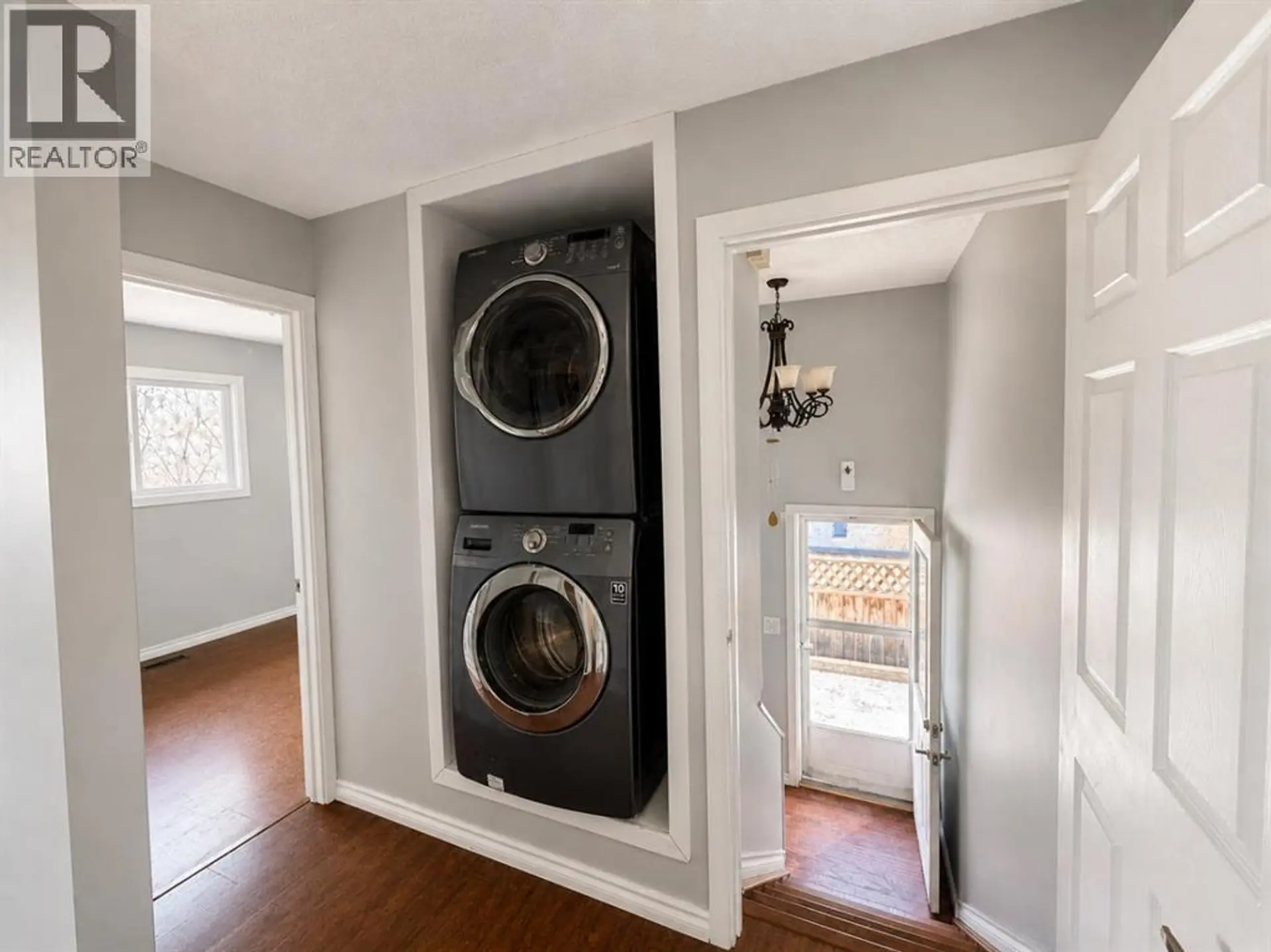 422 40 Street NE - Image 3