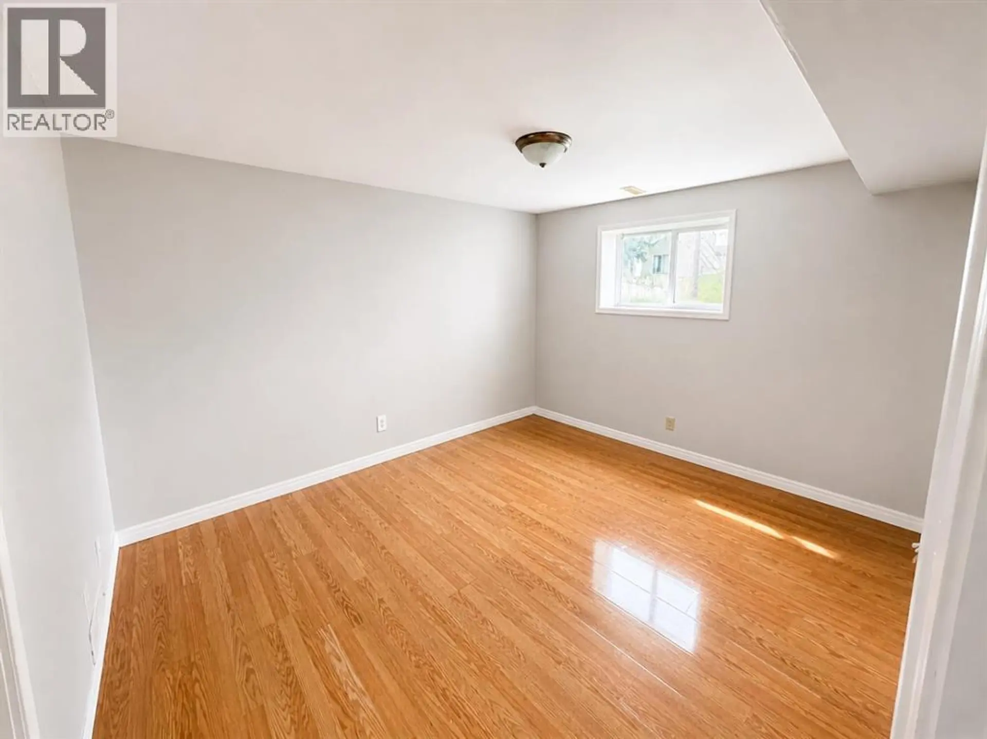 422 40 Street NE - Image 13