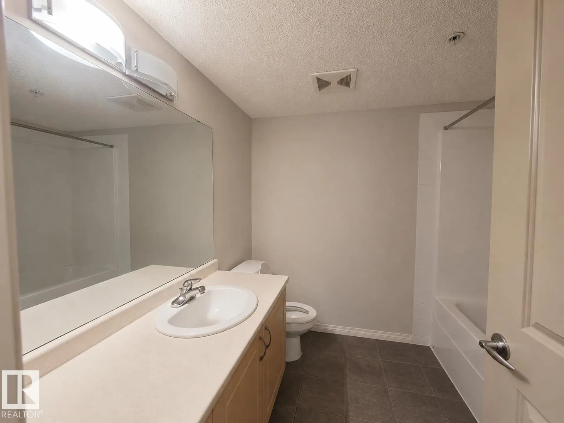 #423 13907 136 ST NW - Image 15