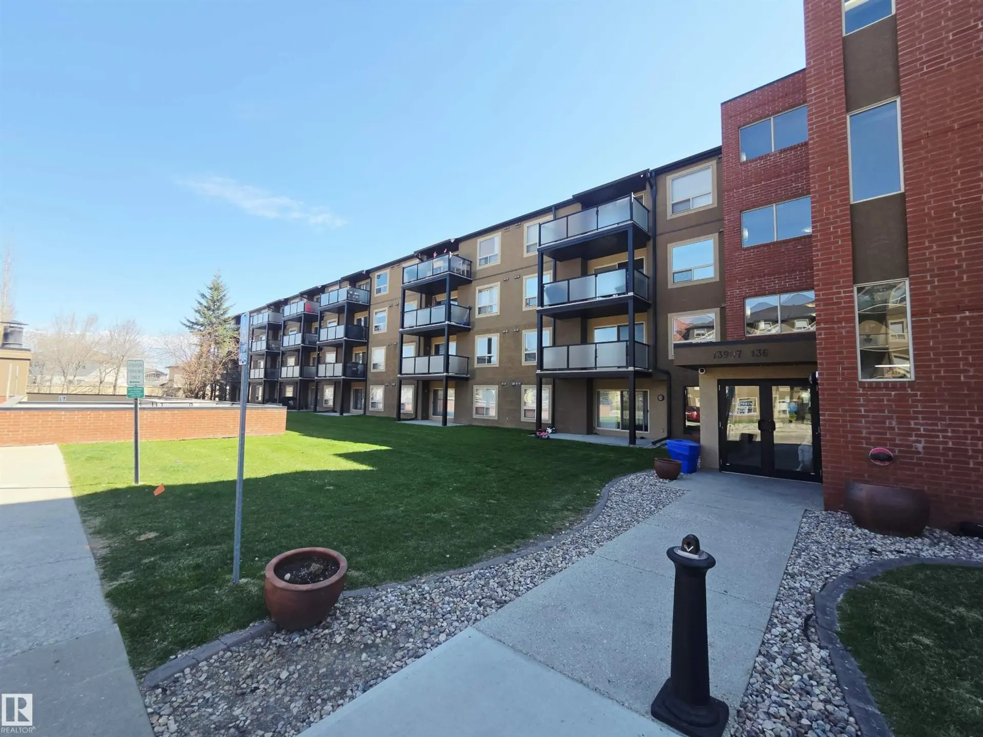 #423 13907 136 ST NW - Image 1