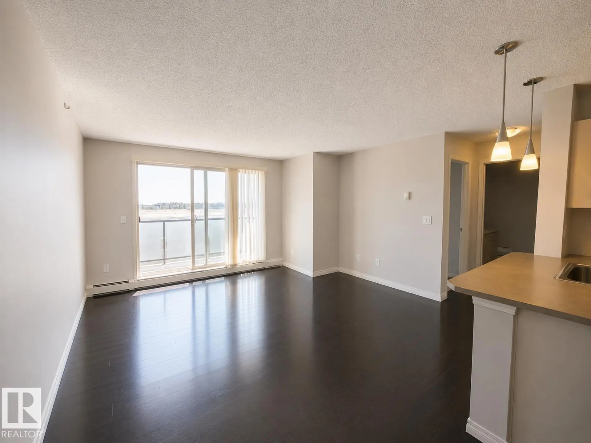 #423 13907 136 ST NW - Image 10