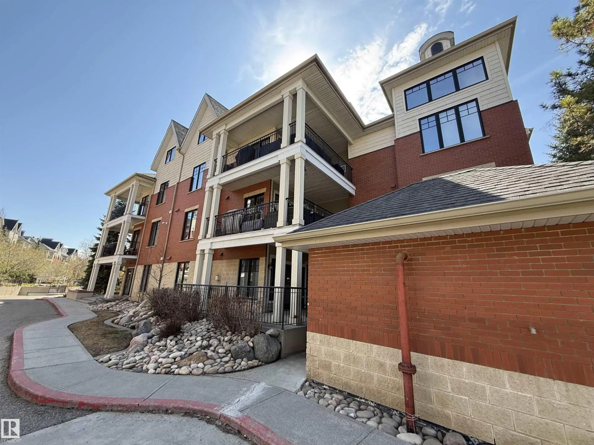 #301 9803 96A ST NW - Image 1