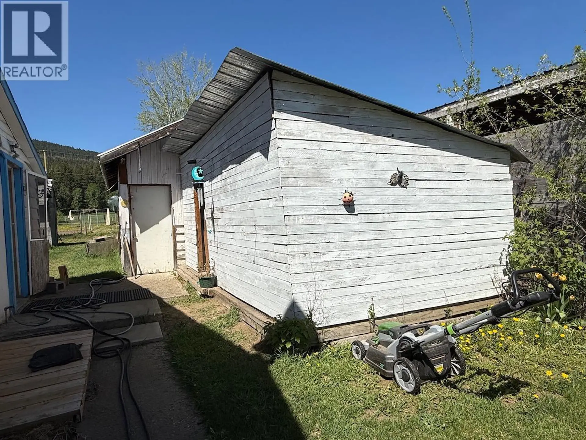9889 Latremouille Street - Image 15
