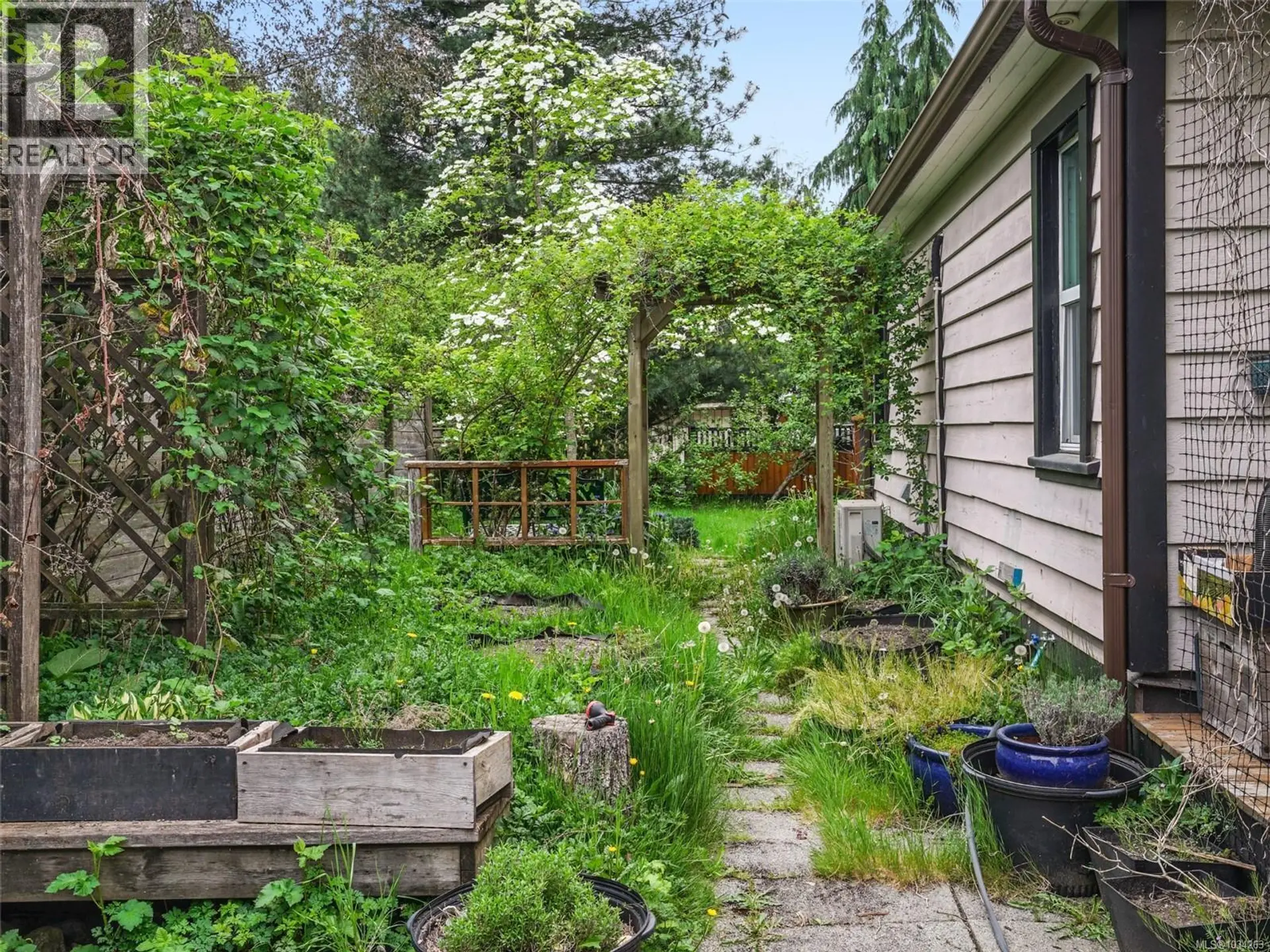 6829 First St - Image 15