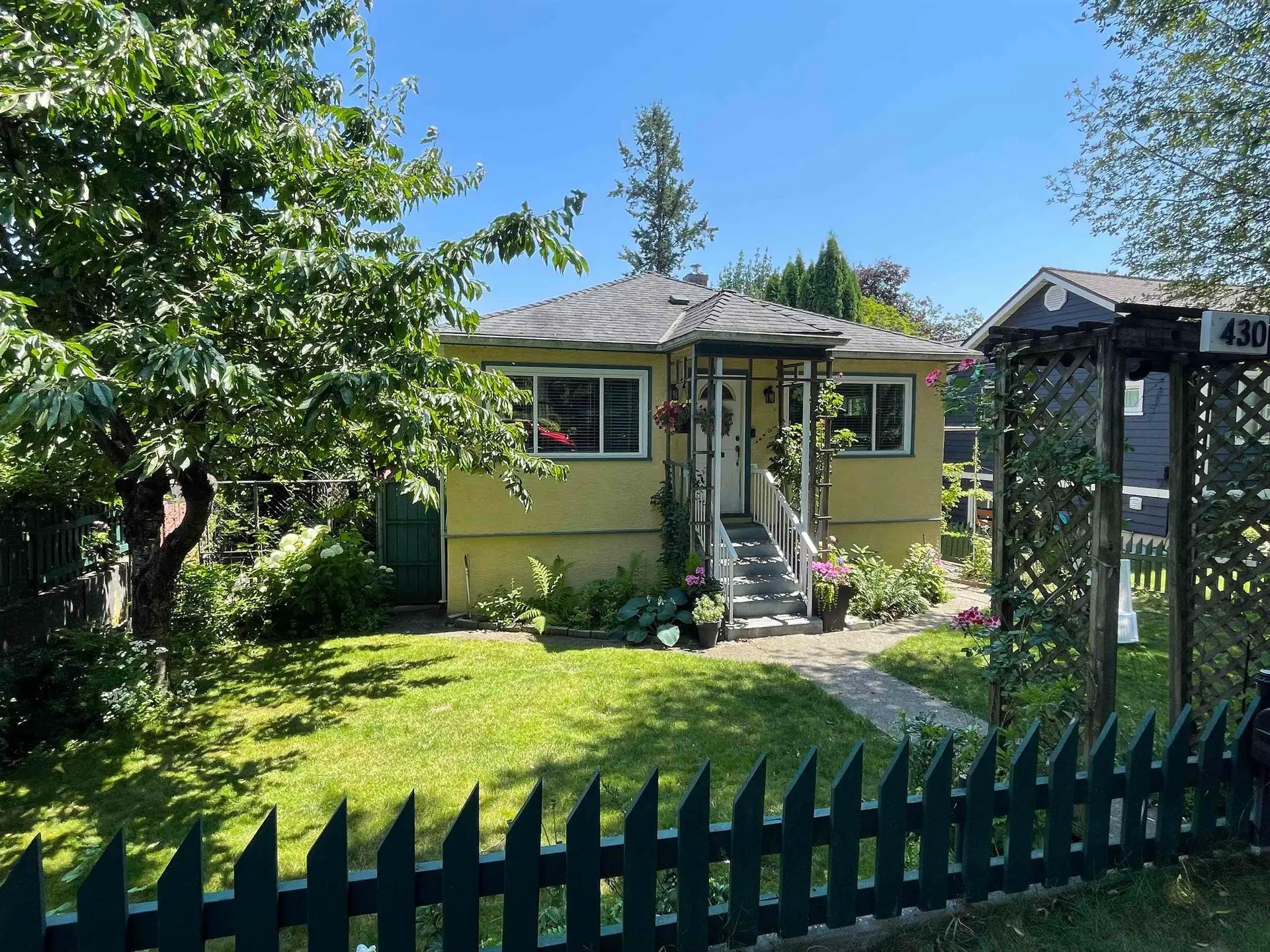 Property at 430 Garrett Street, New Westminster, BC