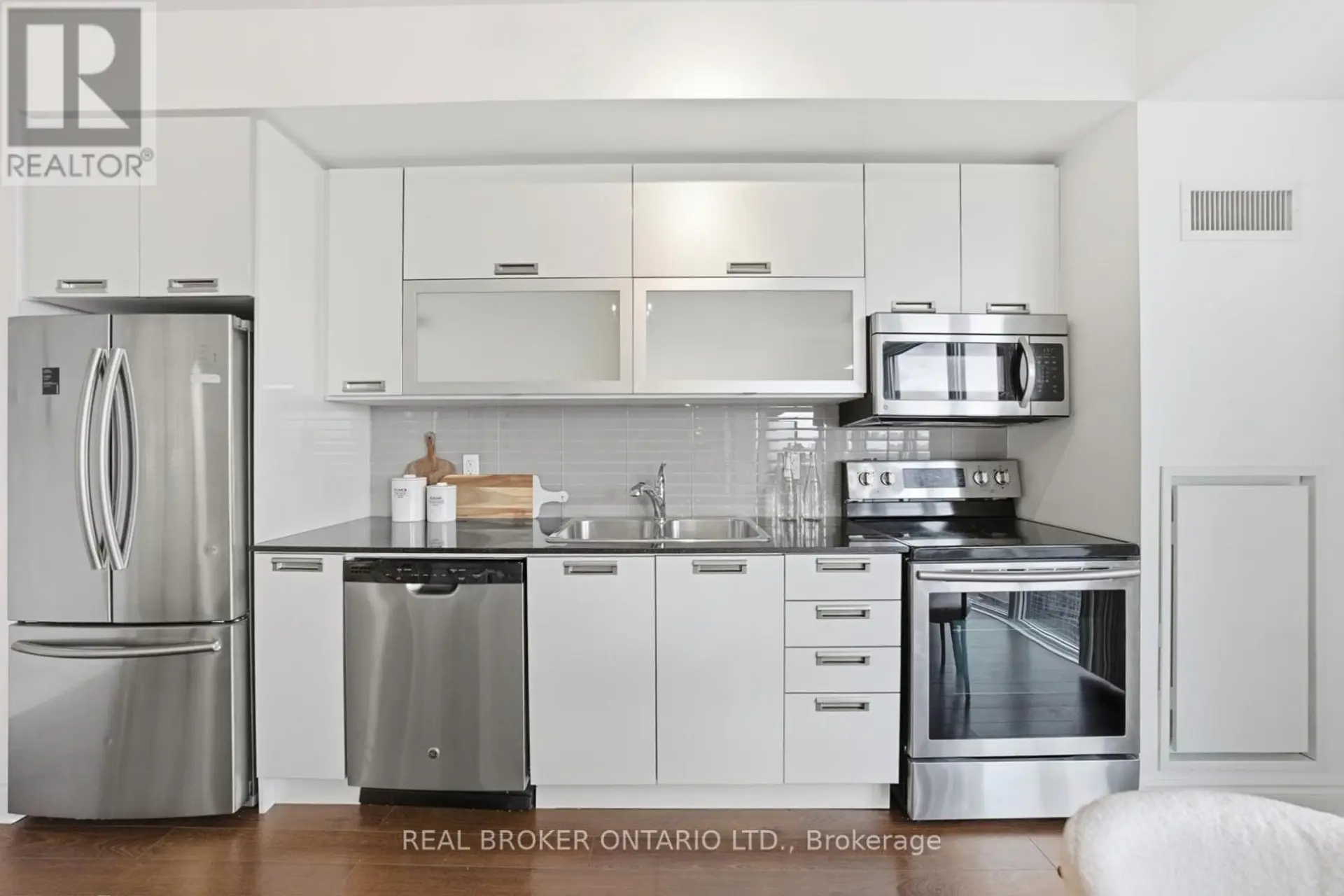 #2608 28 TED ROGERS WAY - Image 3