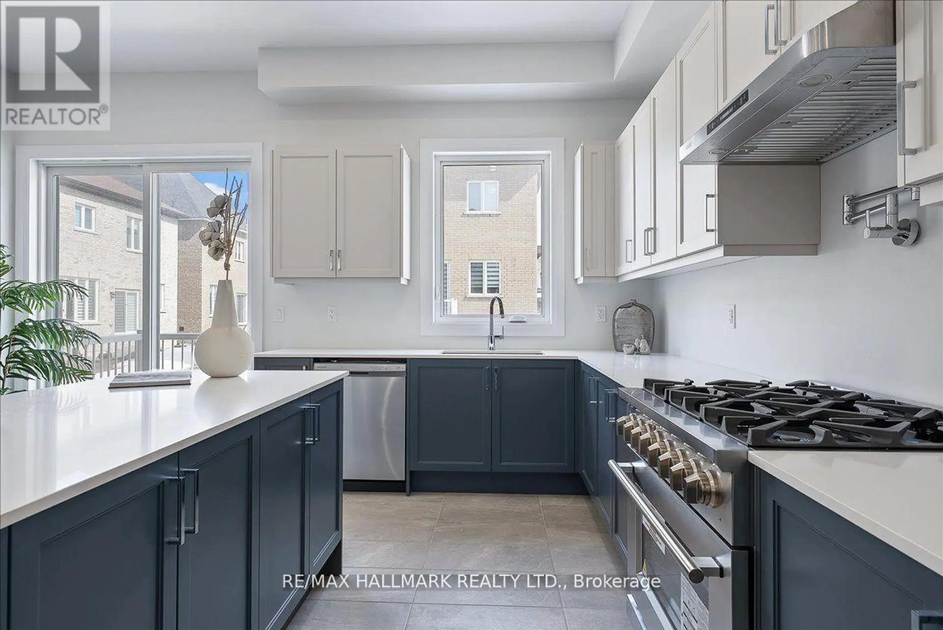 15 AIDA PLACE N - Image 10